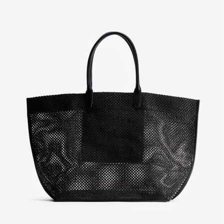 Black woven tote bag - beach bag 

#LTKitbag #LTKfindsunder50 #LTKSeasonal