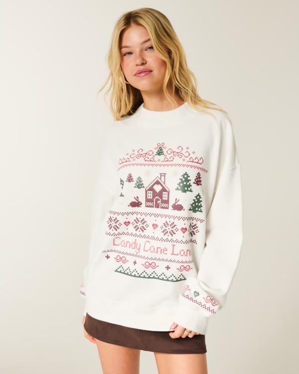Women's Oversized Mock-Neck Bear Graphic Sweatshirt | Women's Tops | HollisterCo.com | Hollister (US)