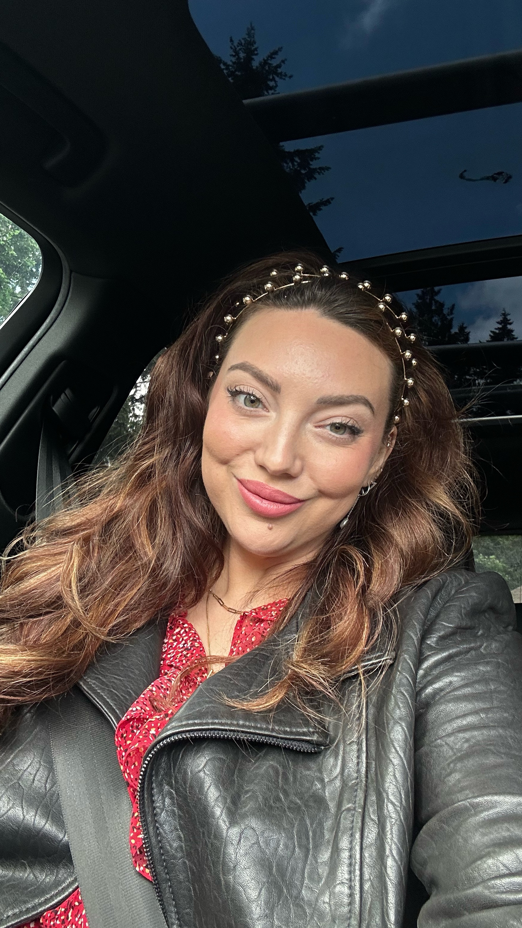 Any texture, any hair type, basically any length. 

My go to for wearing my hair down but out of my face 

#fitfabstef #lifestyle #styletips #targetstyle #target #hair #hairtips tips