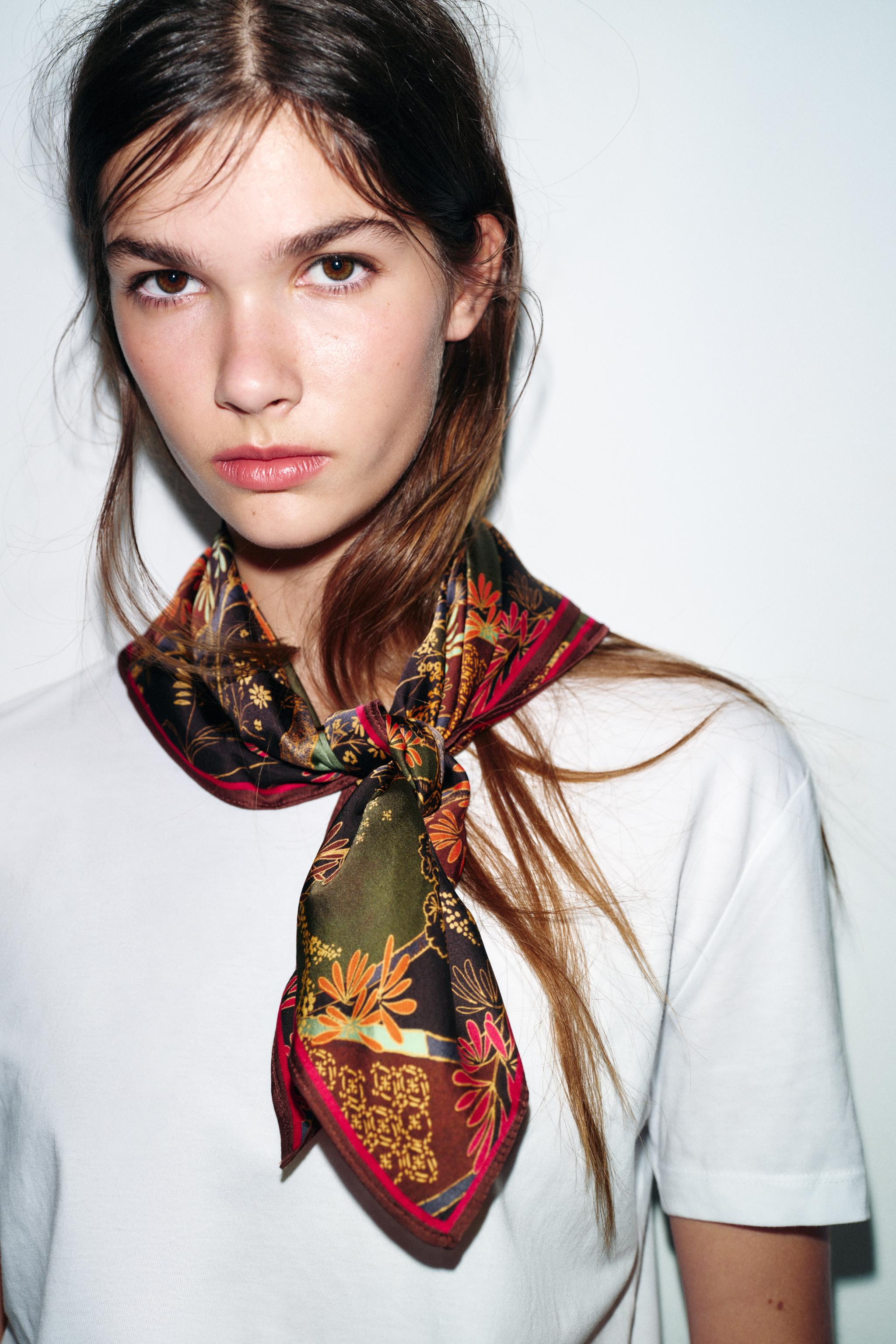 FLORAL PRINT VISCOSE SCARF | Zara US