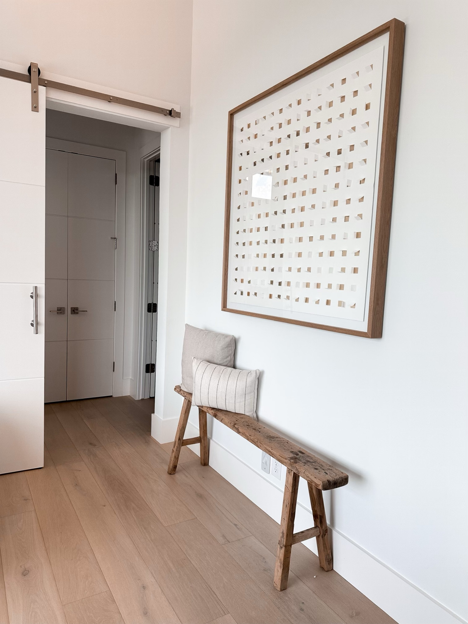 Hallway
Decorative wood bench
Modern art


#LTKFind #LTKhome