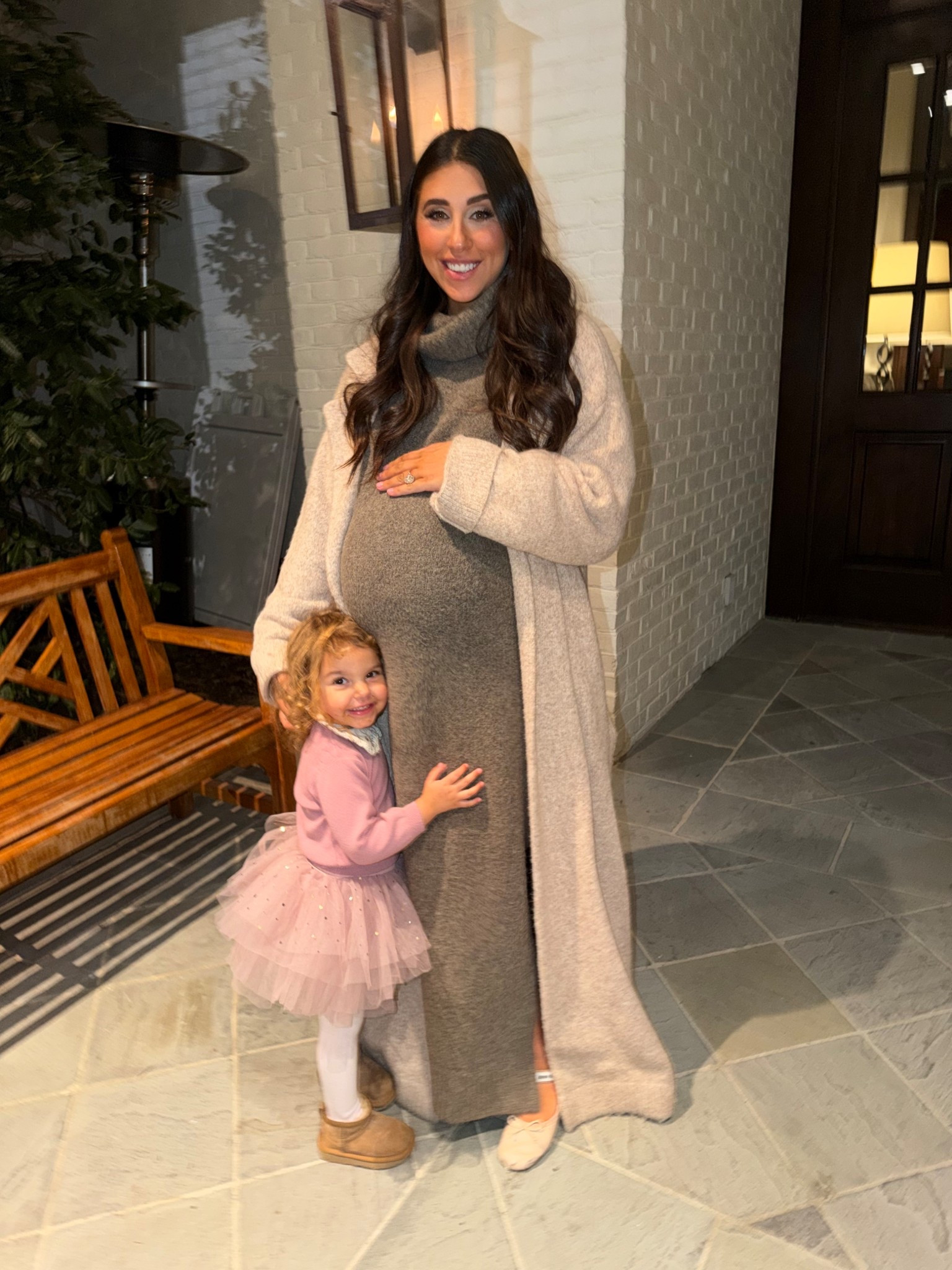 Here is what I’m wearing while 8 months pregnant😅 getting in a few more family dinners before we are all on baby duty! dress is out of stock but linked similars! 

Dress: large 
Cardigan: large 

Dressupbuttercup.com #dressupbuttercup #dederaad


#LTKootd #LTKmomlife #LTKgrwm