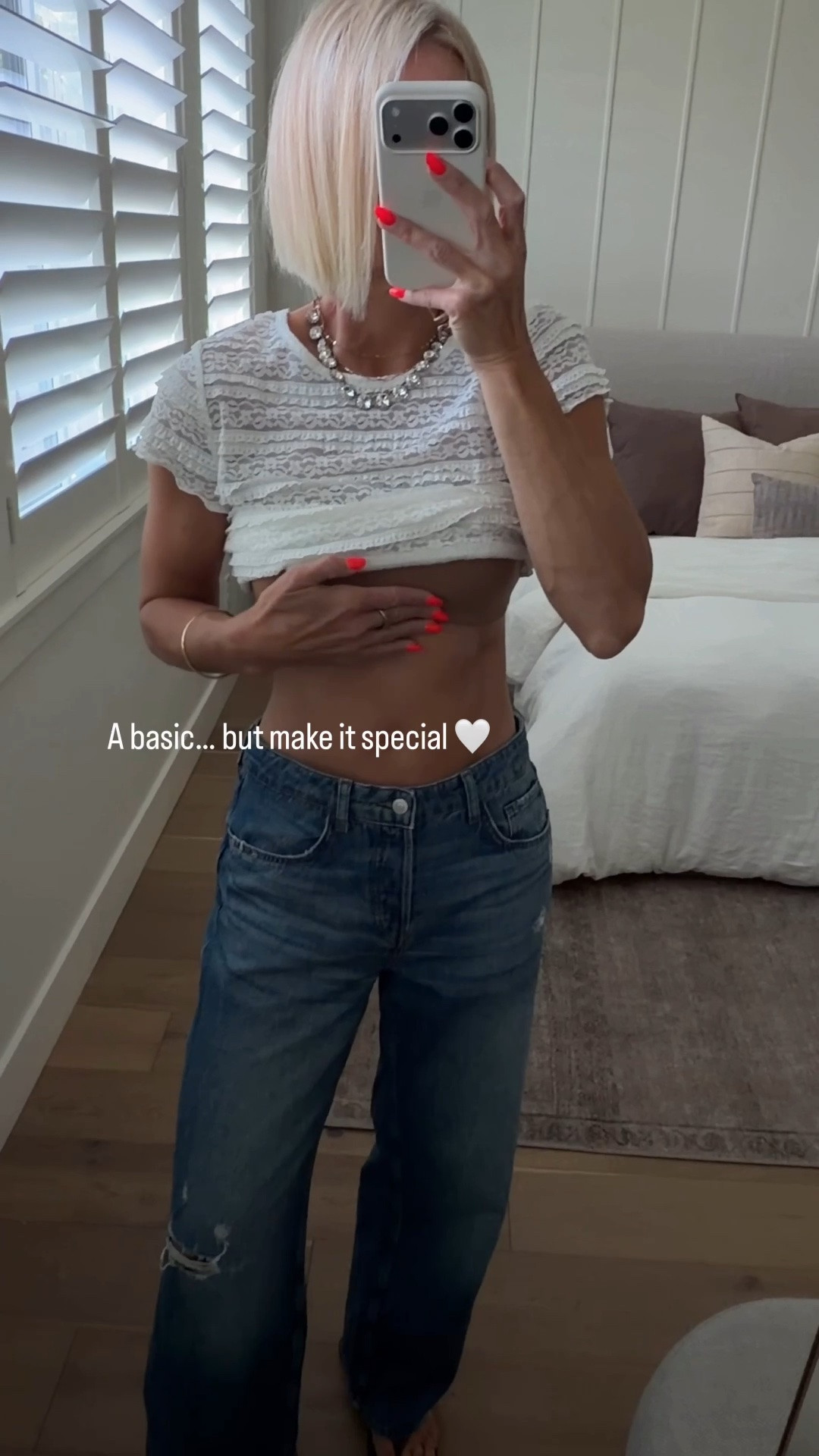 The lace detail on this top is beautiful! Wearing an easy nude bralette underneath. Linked below!
I took my true size medium, and it fits perfectly— many reviews suggest sizing up, but I disagree on this one.￼