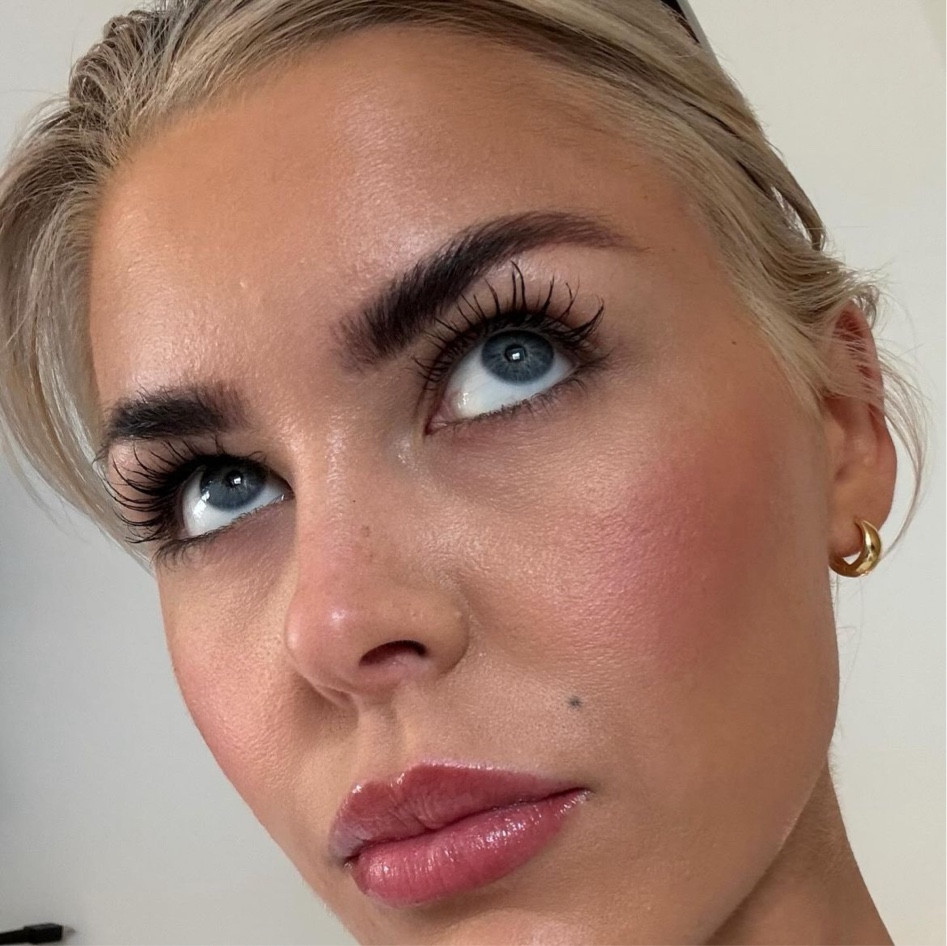 No filter, just makeup ✨
Wedding makeup, natural makeup, dewy makeup, wedding guest makeup, bold brow, lip oil

#LTKbeauty #LTKSeasonal