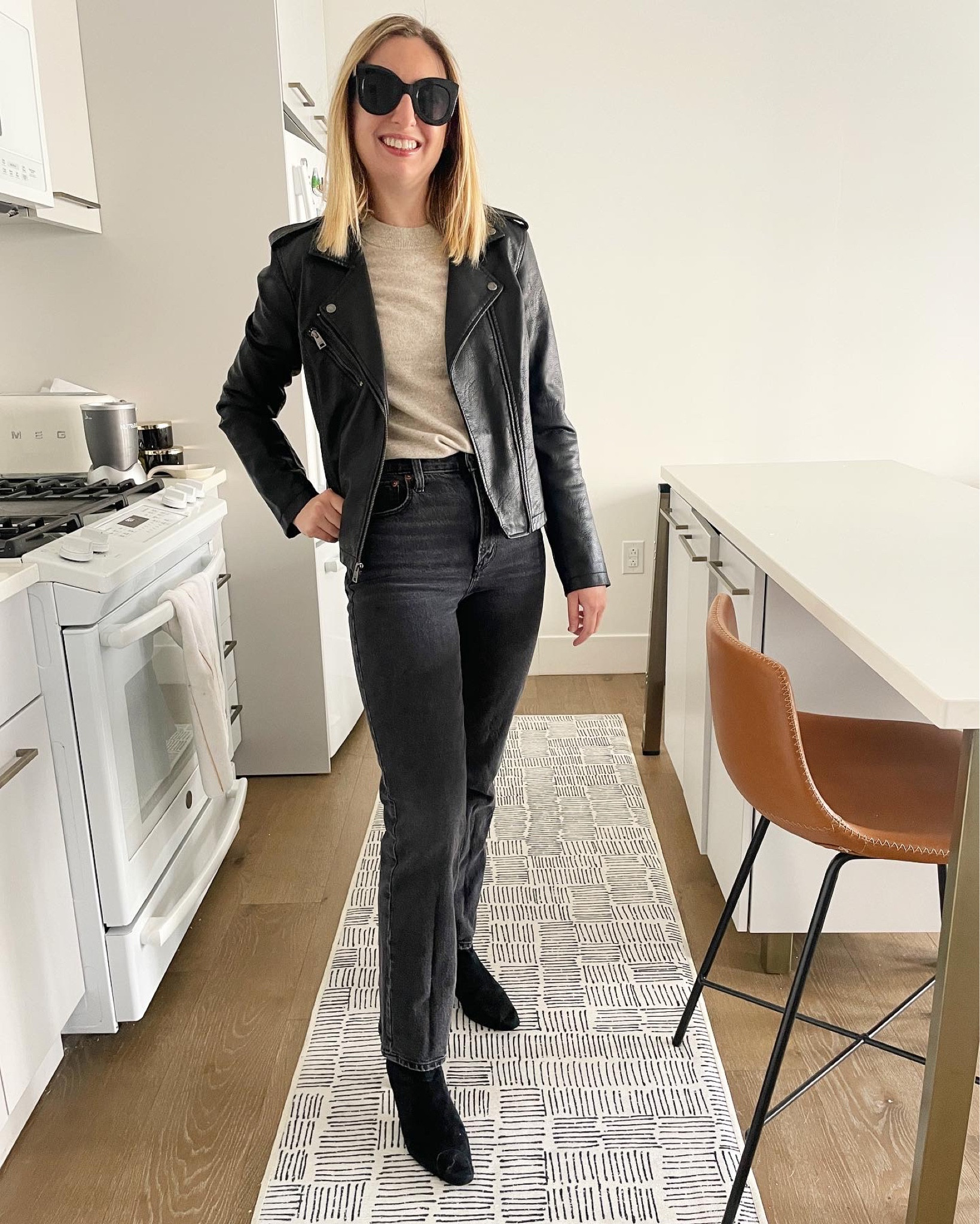 Another office fit! I love these black high-waisted jeans. You can dress them up or down and they fit perfectly
•
4 in Ultra High Rise 90s Straight Jean from @abercrombie
S in cream sweater from @everlane 
9.5 in suede boots from @jcrew 
Sunglasses from @amazon
Leather jacket from @amazon
•
•
•
•
•
#officefit #officefashion #officeoutfit #ootd #officeootd #officewear #casualoutfit #classyoutfit #leatherjacketoutfit #modoutfit #modfashion #neutrals #neutralsfashipn #neutralstyle #officestyle #casualstyle #edgystyle #edgyfashion #edgyootd #neutralootd #trendyootd #trendyfashion #trendy #trendylook #officelook #edgylook #classiclook #neutralslook

#LTKstyletip #LTKfit #LTKworkwear