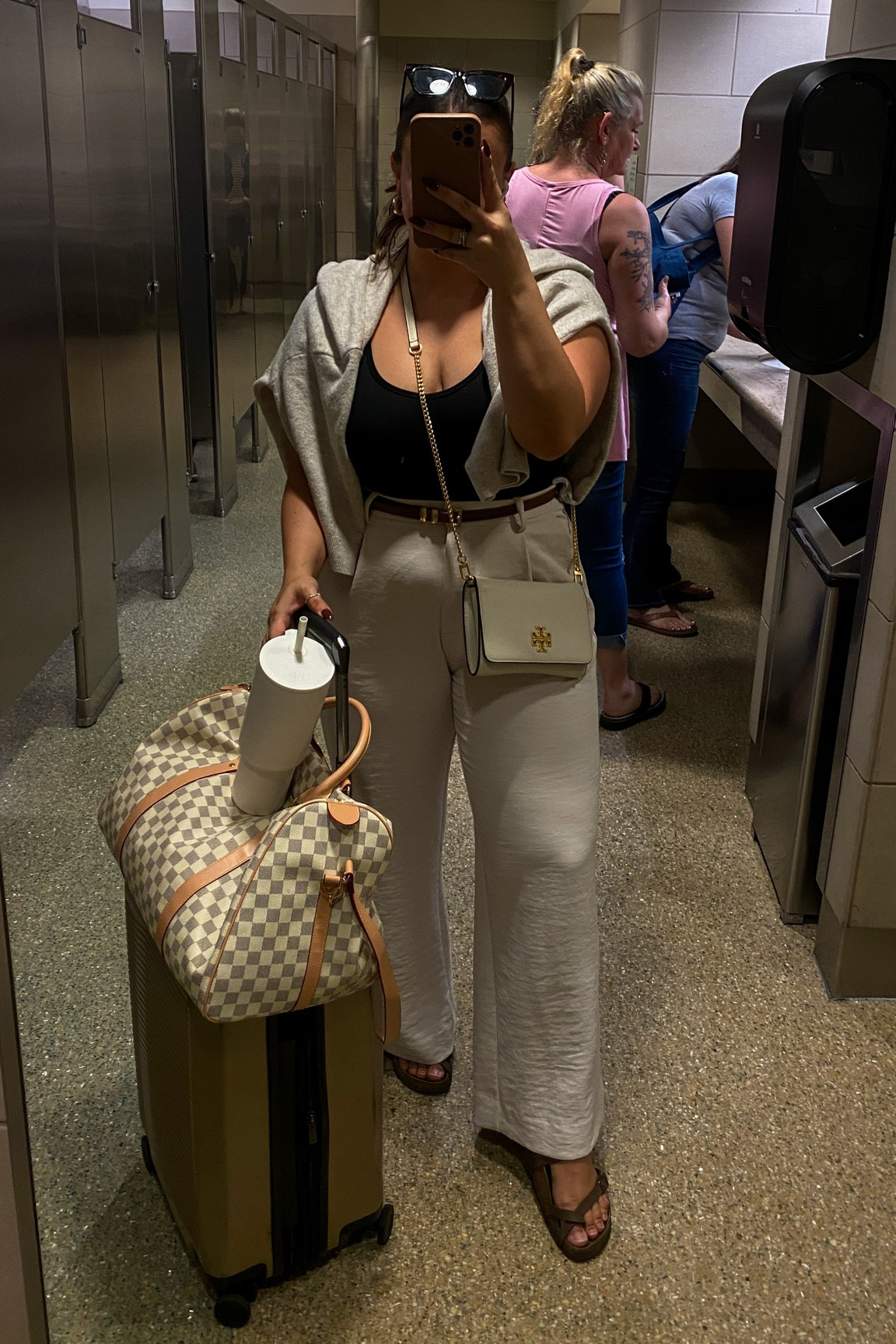 Travel day outfit that’s chic AND comfy! ✨ wearing a Small in the tank top, a 32R in the trousers, & an XXL in the sweater!

#LTKmidsize #LTKstyletip #LTKtravel