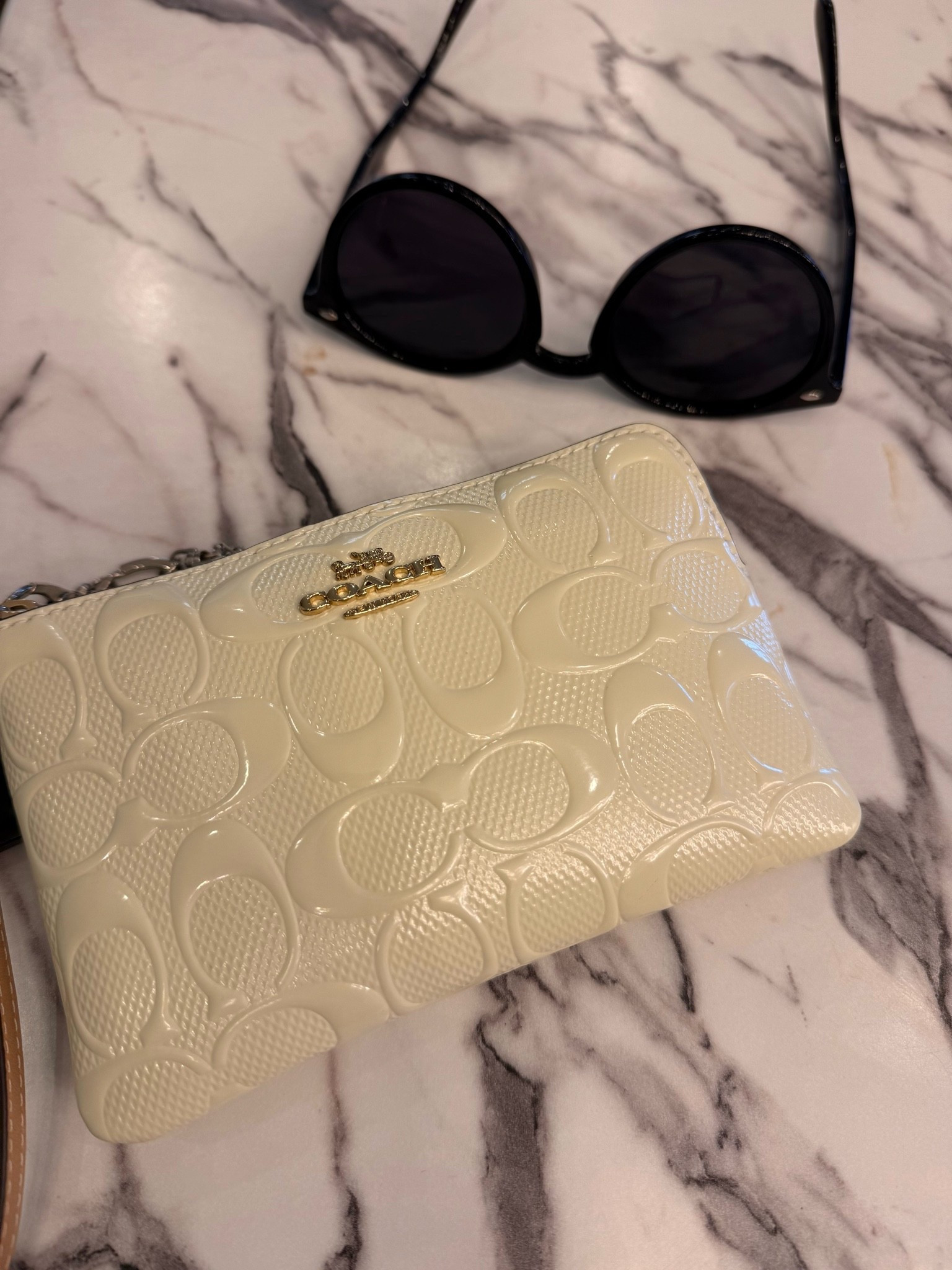 Fun summer wristlet to carry on vacation, running errands, concerts etc..

#LTKTravel #LTKBeauty #LTKSeasonal
