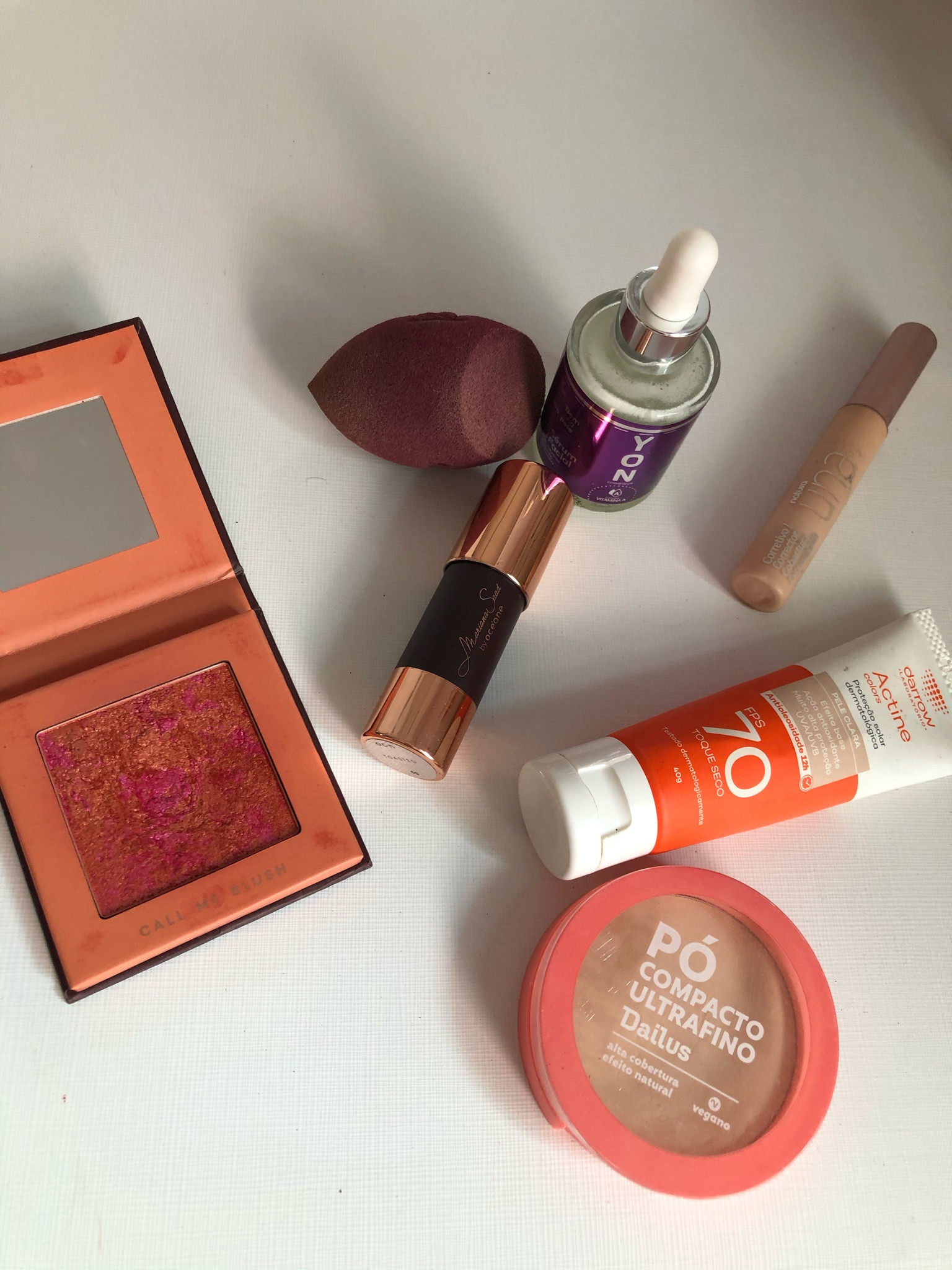 Quem aí ama se maquiar ? 🙋🏼‍♀️ quem me segue no insta sabe que o filtro solar da actine é um queridinho meu é esse blush da mari tbm ! Fica lindo na pele ❤️

#LTKbeauty