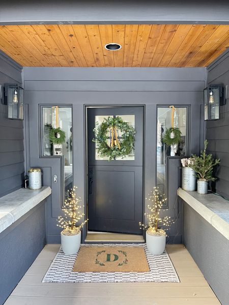 HOME \ Christmas entryway✨✨ new 3’ twinkle lights from pottery barn!

Holiday decor 
Front door 

#LTKhome #LTKHoliday
