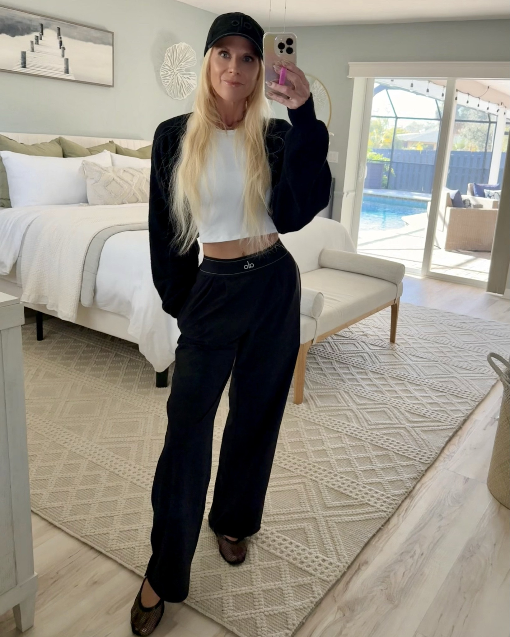 I’m not saying I have an alo addiction but I’m not saying I don’t. Wearing XXS in pants and top.

#LTKActive #LTKOver40 #LTKootd