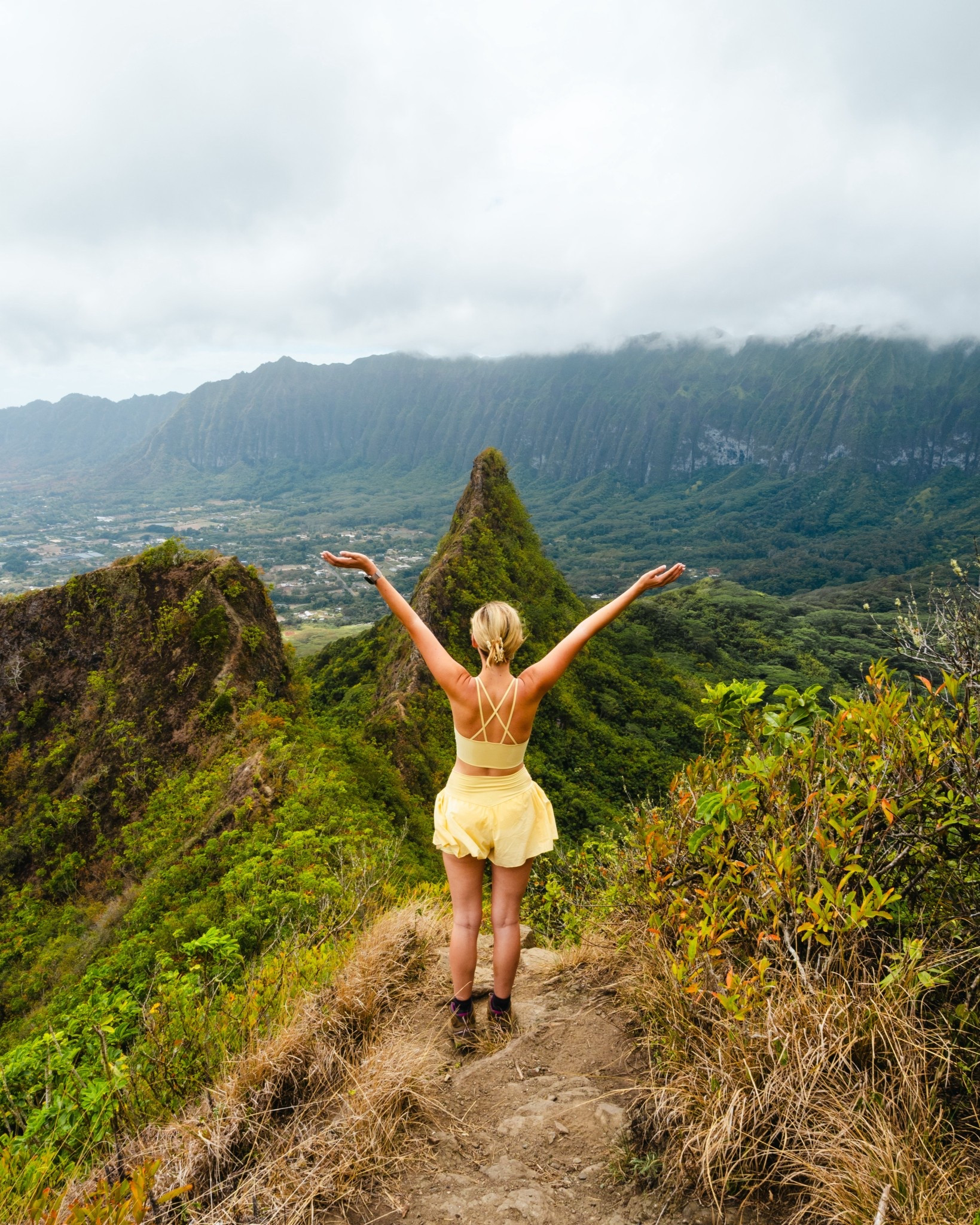 The softest hiking set ever from Aerie!! I’m 5’8” and wearing a small top and medium bottoms 

#LTKTravel #LTKActive #LTKFindsUnder50