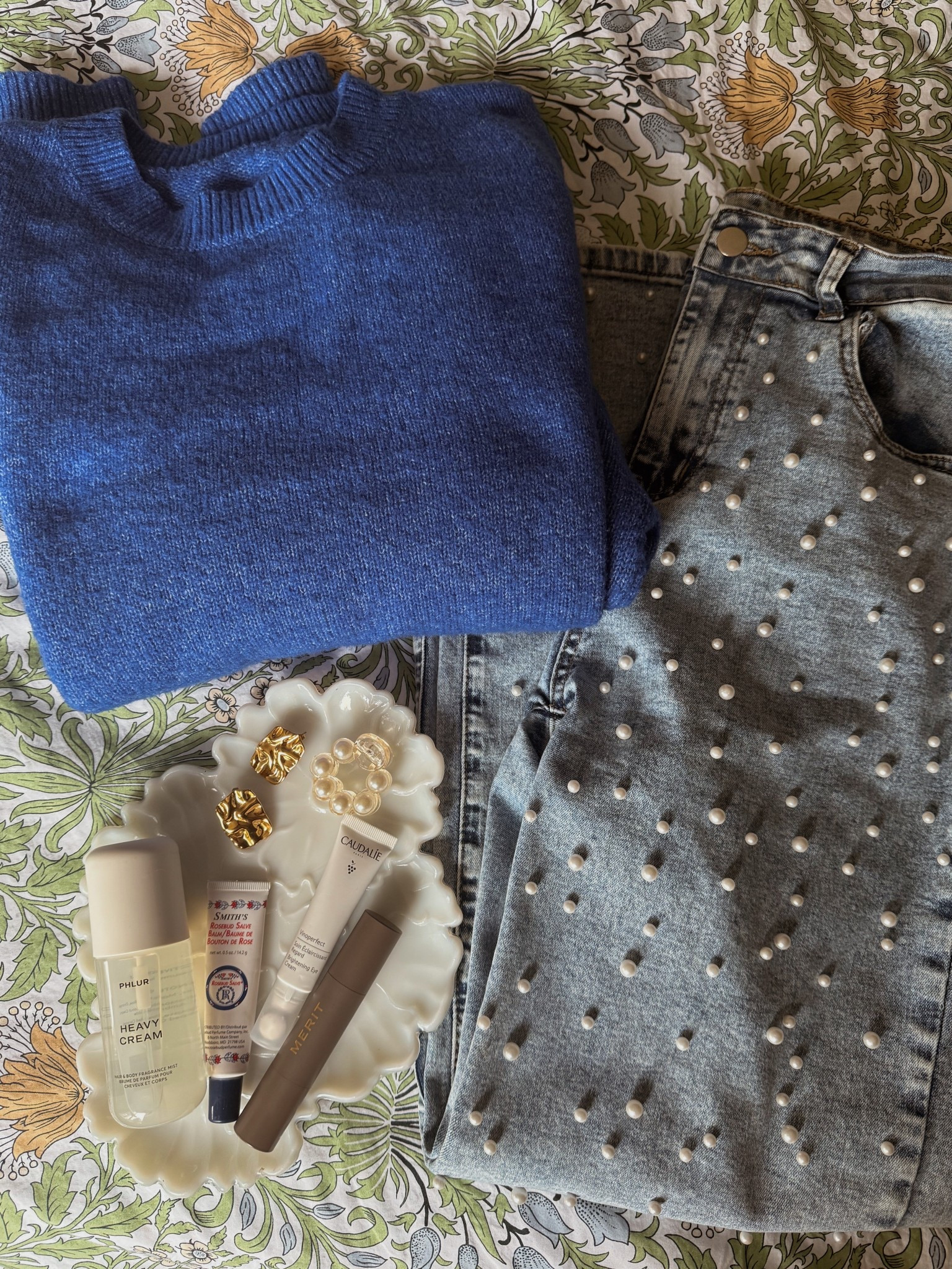 Today’s outfit of the day. Plus my favorite pearl jeans under $50! 

#LTKStyleTip #LTKSeasonal #LTKFindsUnder50