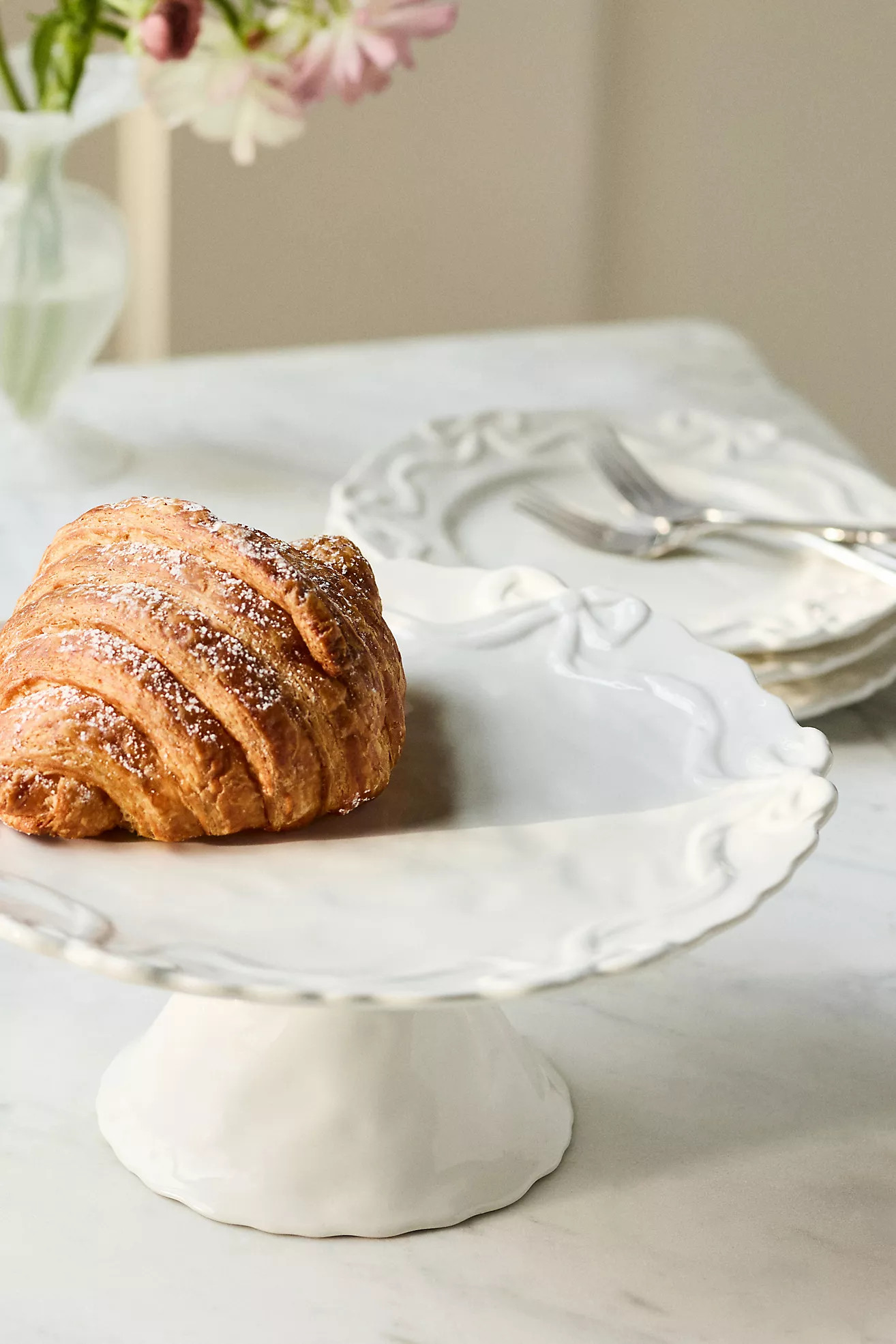 Benedita Bow Ceramic Stoneware Cake Stand | Anthropologie (US)