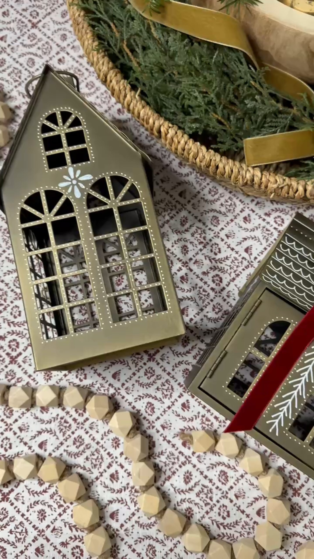 Bringing the sweetest holiday glow with these DIY metal Christmas houses, a velvet ribbon, and a simple LED tea light candle ✨
They make the perfect festive centerpiece on our red + cream patterned tablecloth.
#eanesinteriors #christmasdiy #holidaytablescape #metalhouses #velvetribbon #christmascrafts



#LTKSeasonal #LTKHome #LTKHoliday