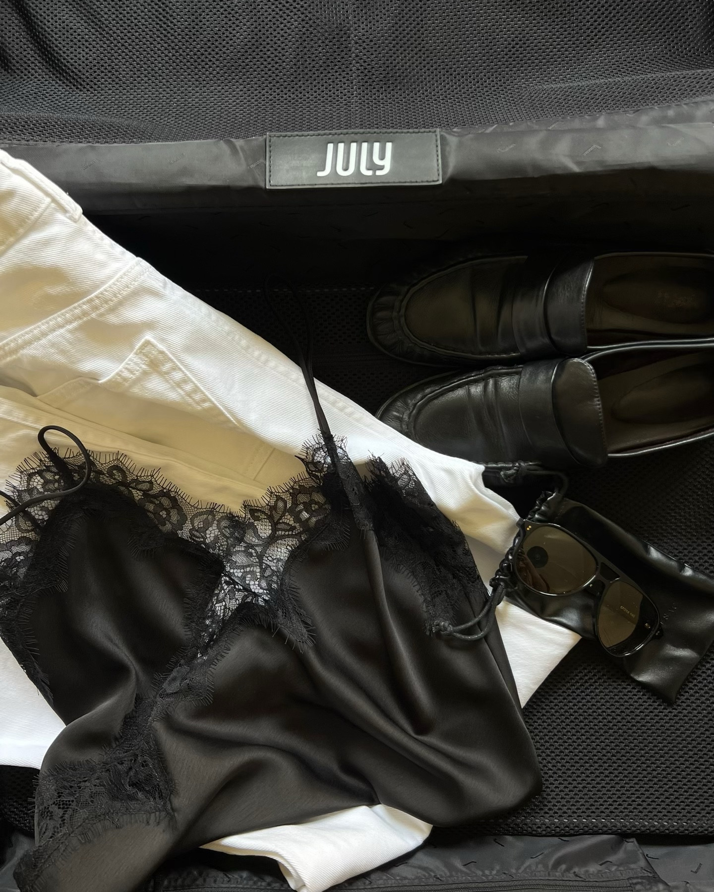 Pack with me - NY edition 

#LTKtravel #LTKshoes #LTKstyletip