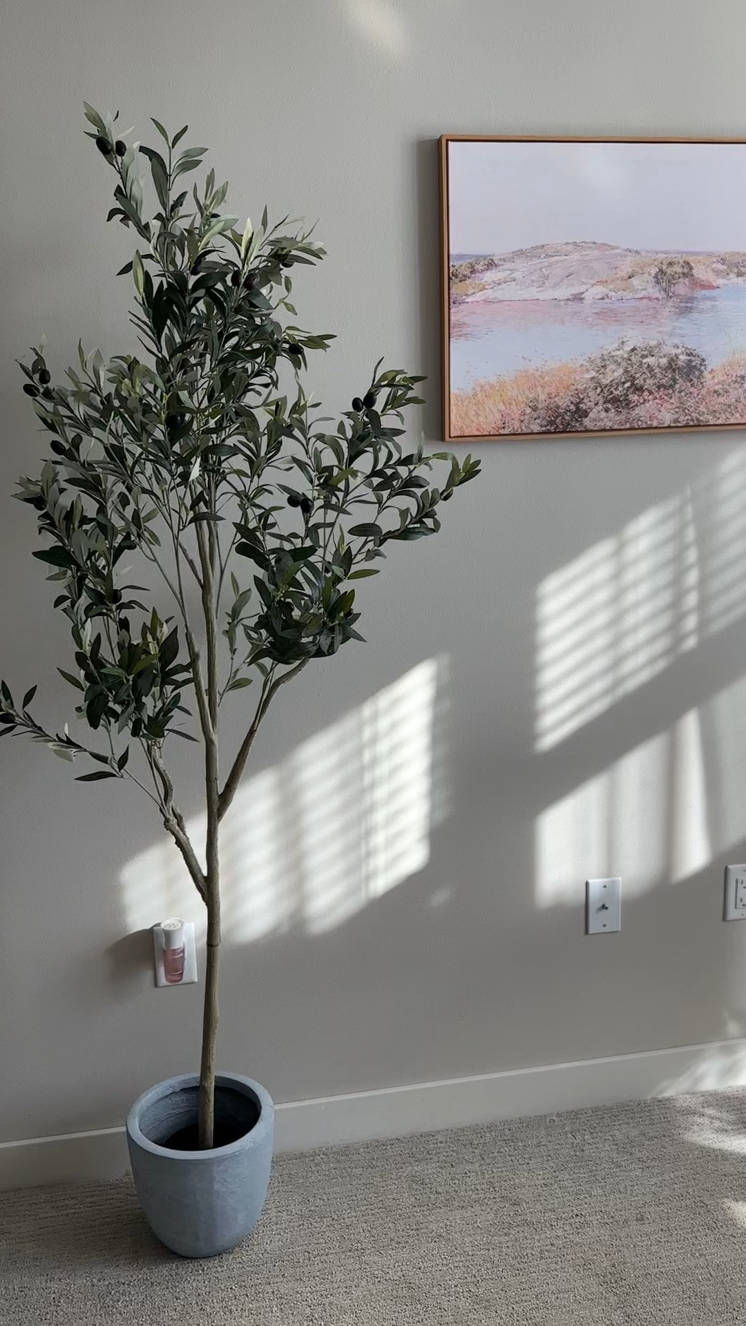 aesthetic apartment bedroom

#LTKHome