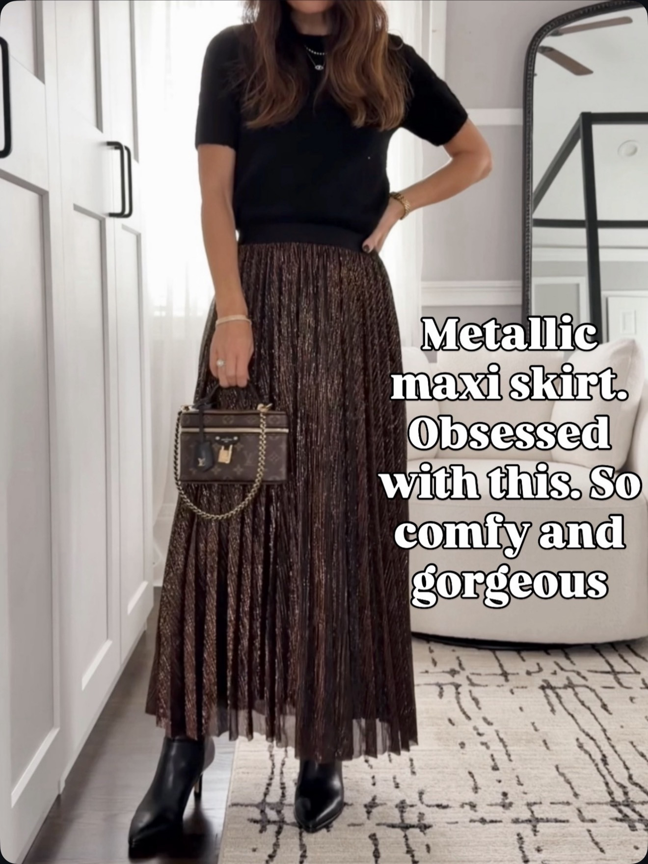 Metallic maxi skirt that’s comfy AND gorgeous… obsessed ✨ 🔗⬇️

#LTKHoliday #LTKSeasonal #LTKOver40