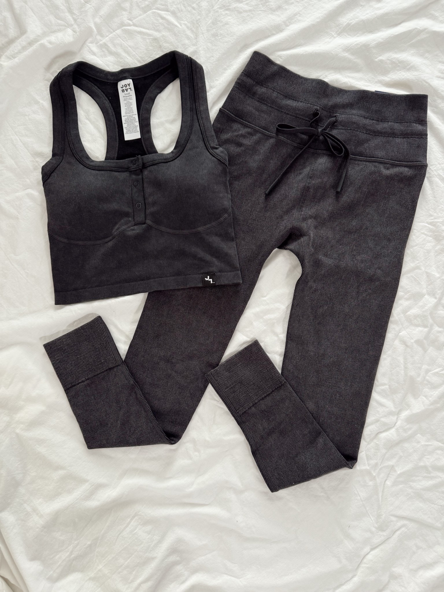 This set from Target looks IDENTICAL to the Vuori leggings & bra for wayyyy less!! 

#LTKHoliday #LTKootd #LTKActive