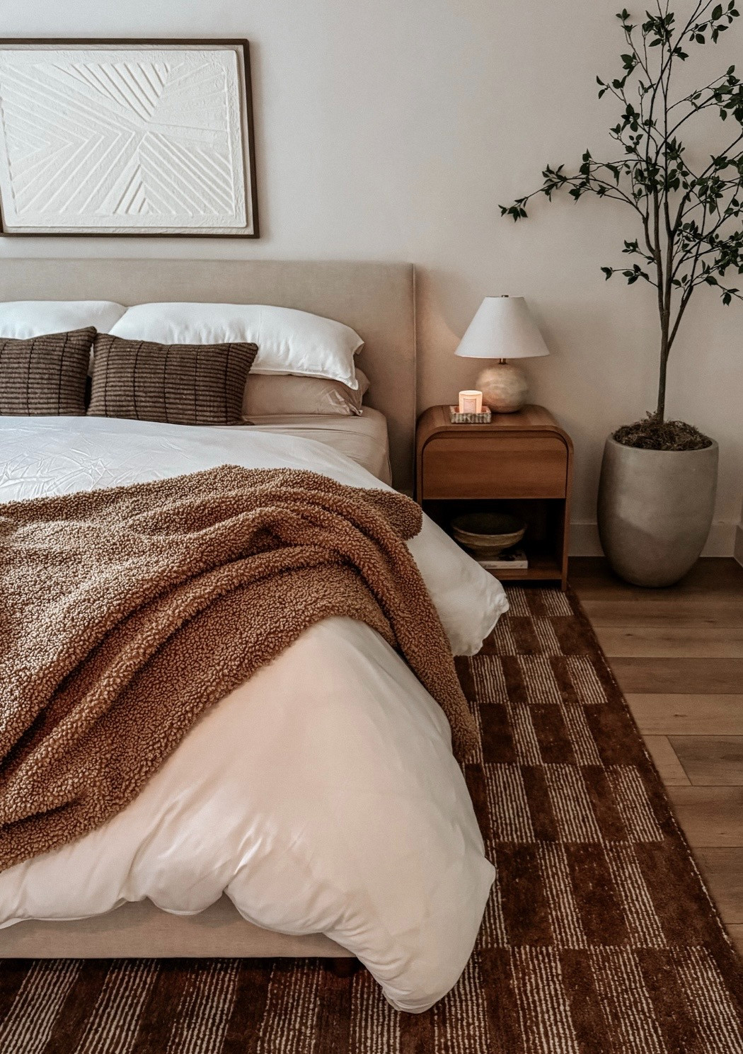 Cozy bedroom inspo 🤎☁️

#LTKmorningroutine #LTKSaleAlert #LTKHome