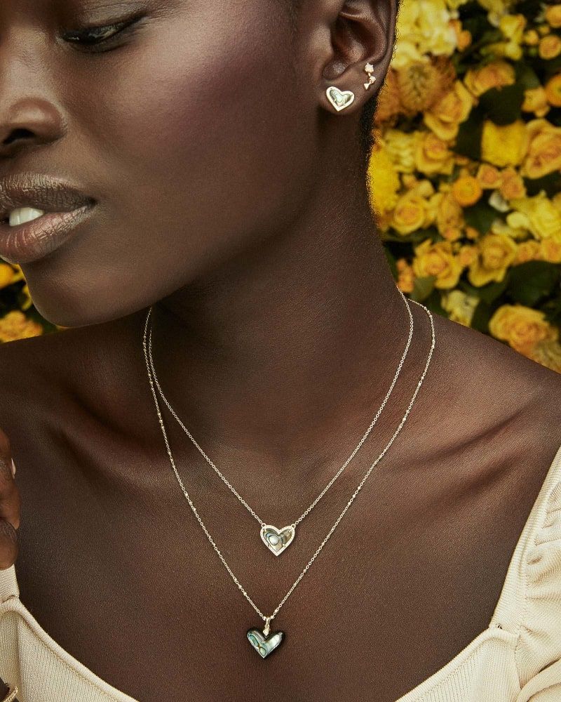 Ari Heart Gold Stud Earrings in Iridescent Drusy | Kendra Scott