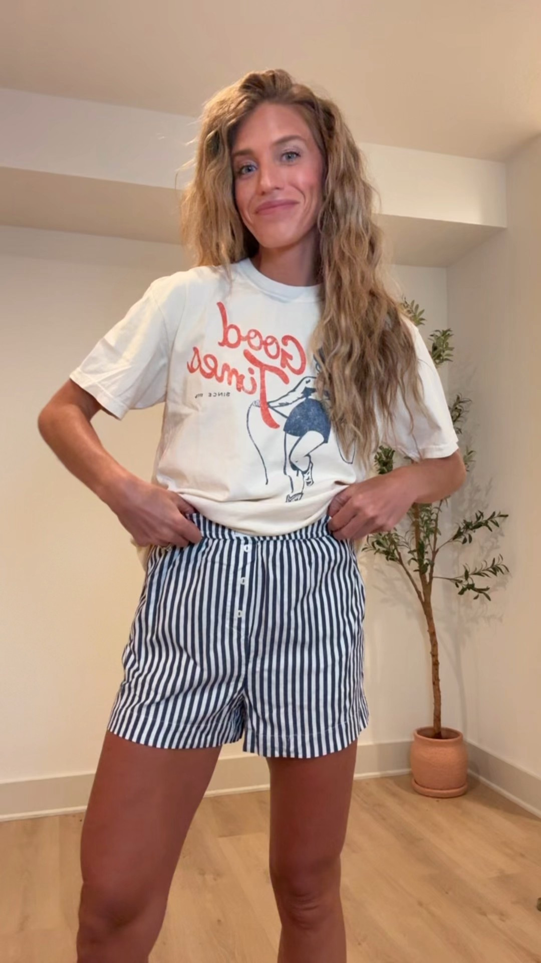 Mountain Moverz code!!! 25% off sitewide with code TALLBLONDEBELL (72 hours only)
I size up to a large for an oversized fit 
