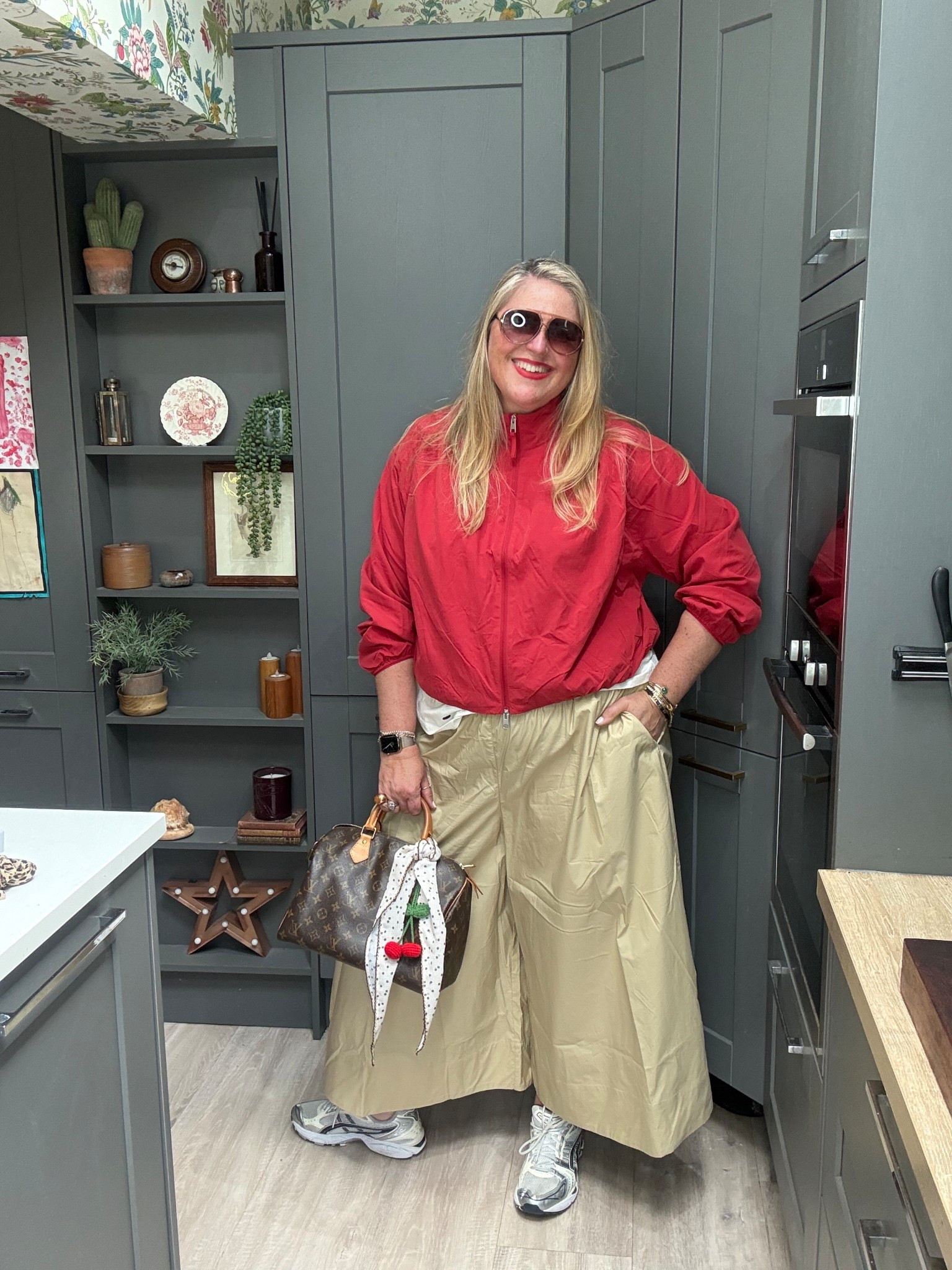 Cropped palazzos, red jacket, polka dot tshirt, trainers, sunglasses, tote bag 

#LTKplussize #LTKstyletip #LTKspring