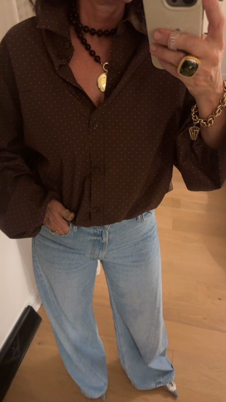 Short runs very big so size down - I’m wearing small but should have the xs! Love these jeans and they’re so soft, wearing my regular size ❤️

#LTKOver40 #LTKTravel #LTKmomlife