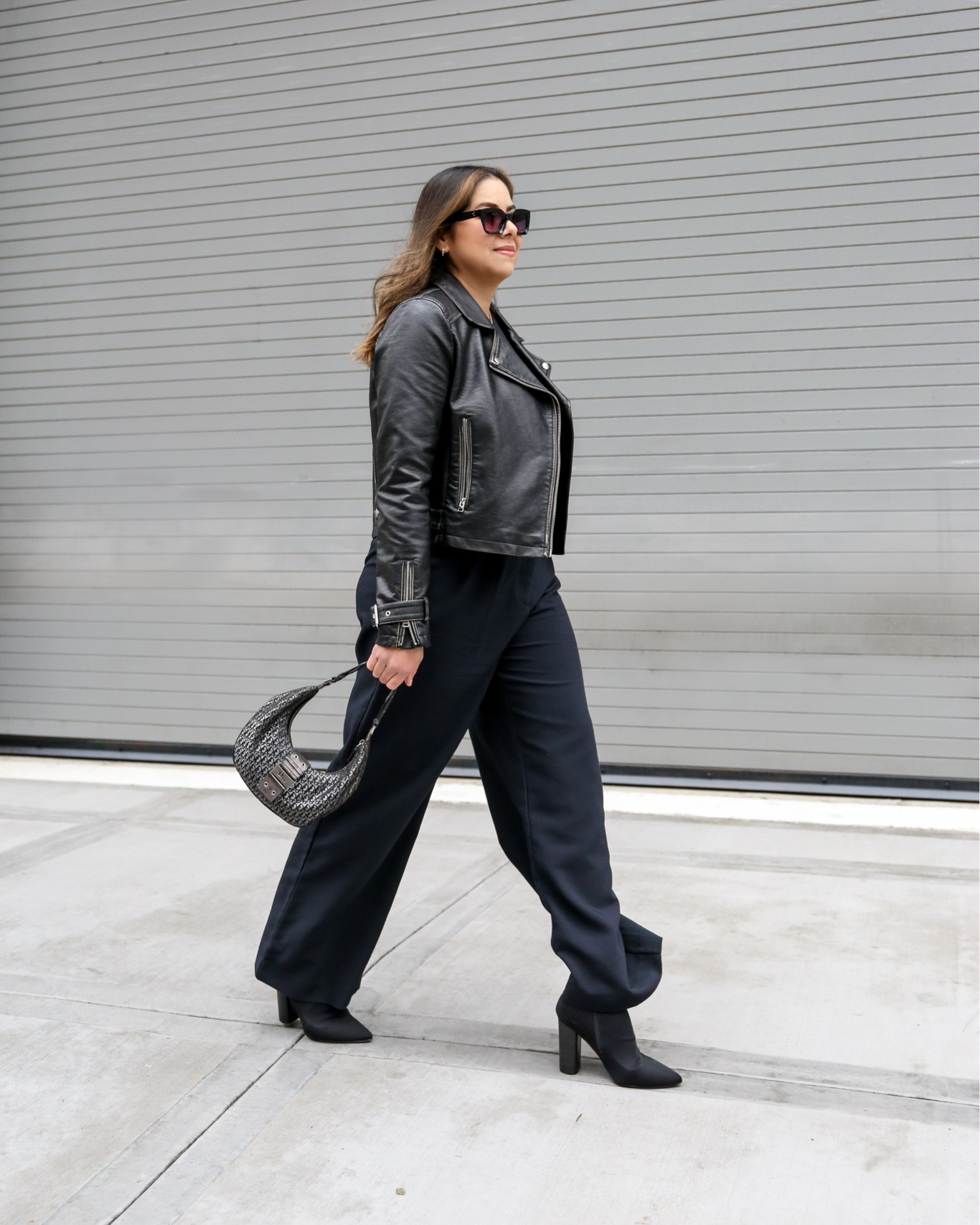 All black outfit with black trousers (these are the tall version and I am 5’8 ft tall for reference)

#LTKstyletip #LTKmidsize #LTKSeasonal