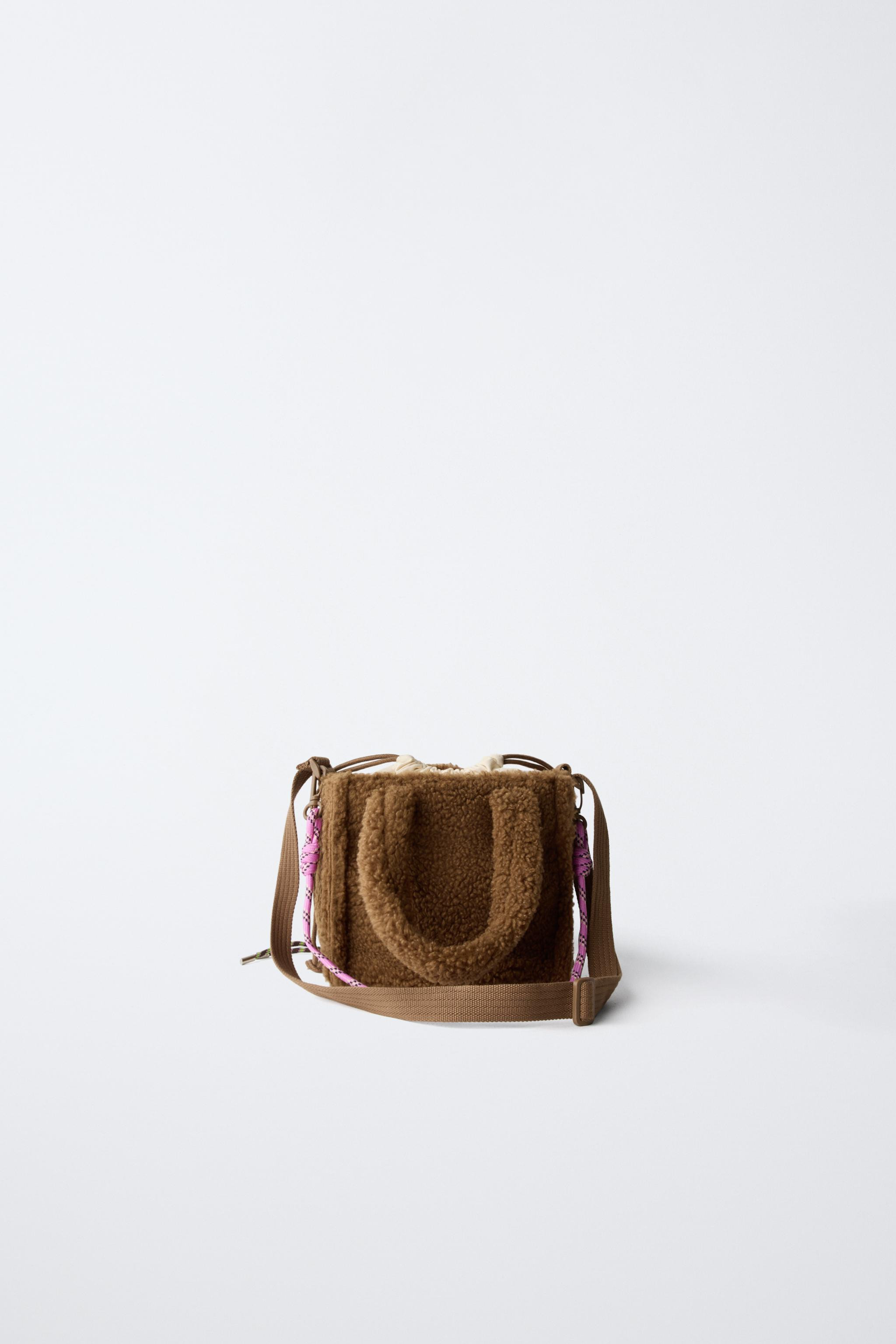 FLEECE CHARM CROSSBODY BAG | Zara US