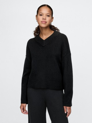 CashSoft Cropped High V-Neck Sweater | Gap (US)