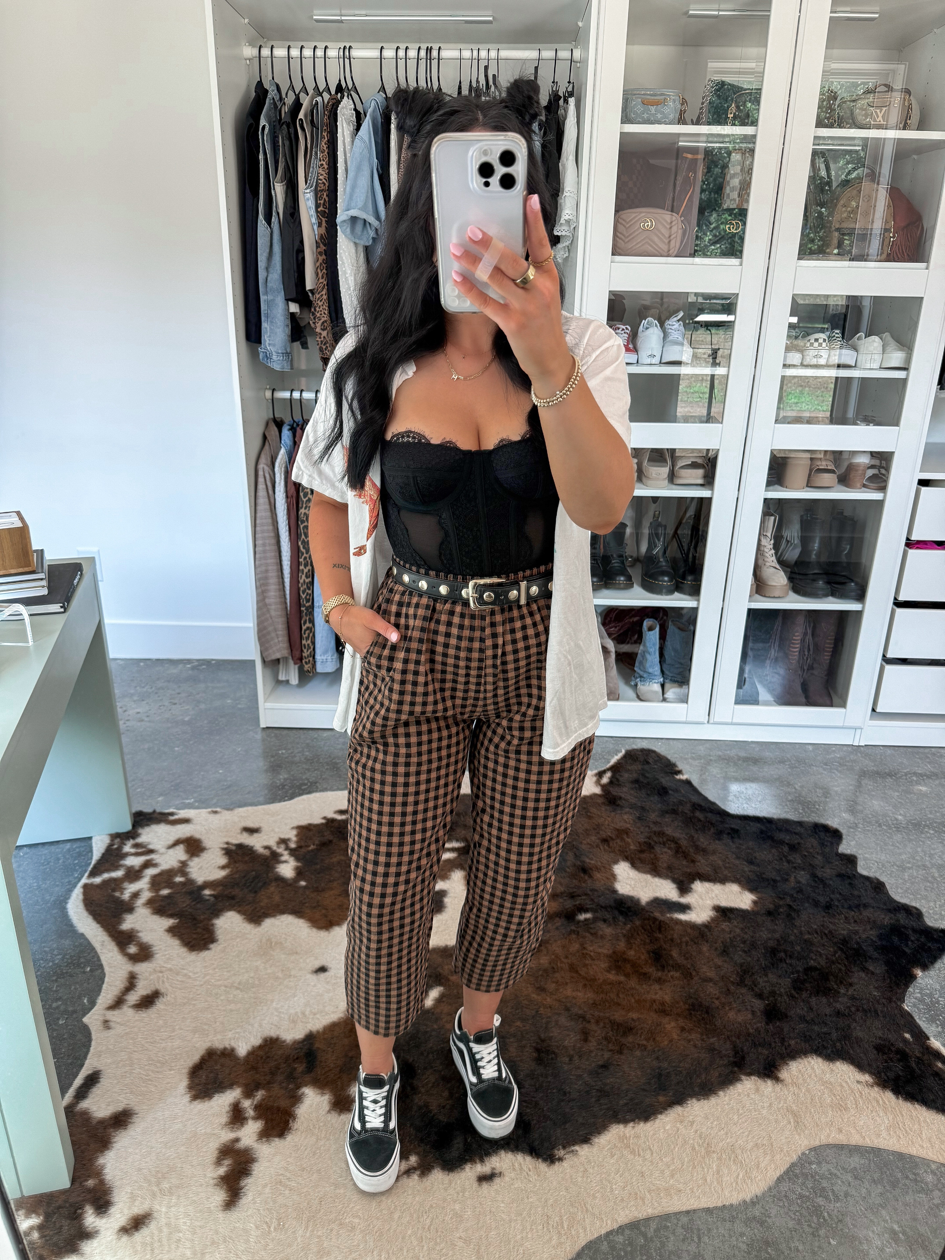 Tee - medium (I cut mine down the middle)
Corset - small (I'm a 34C for reference)
Pants - small (part of a set)
Belt - 27-31

This outfit is edgy and chic all in one! I love this lace corset paired with this cut band tee! Such a good way to dress it up a bit! Finished the look with these black and brown gingham print pants, a black and gold belt & my platform vans sneakers!

 

 #LTKFindsUnder50 #LTKFindsUnder100 #LTKStyleTip