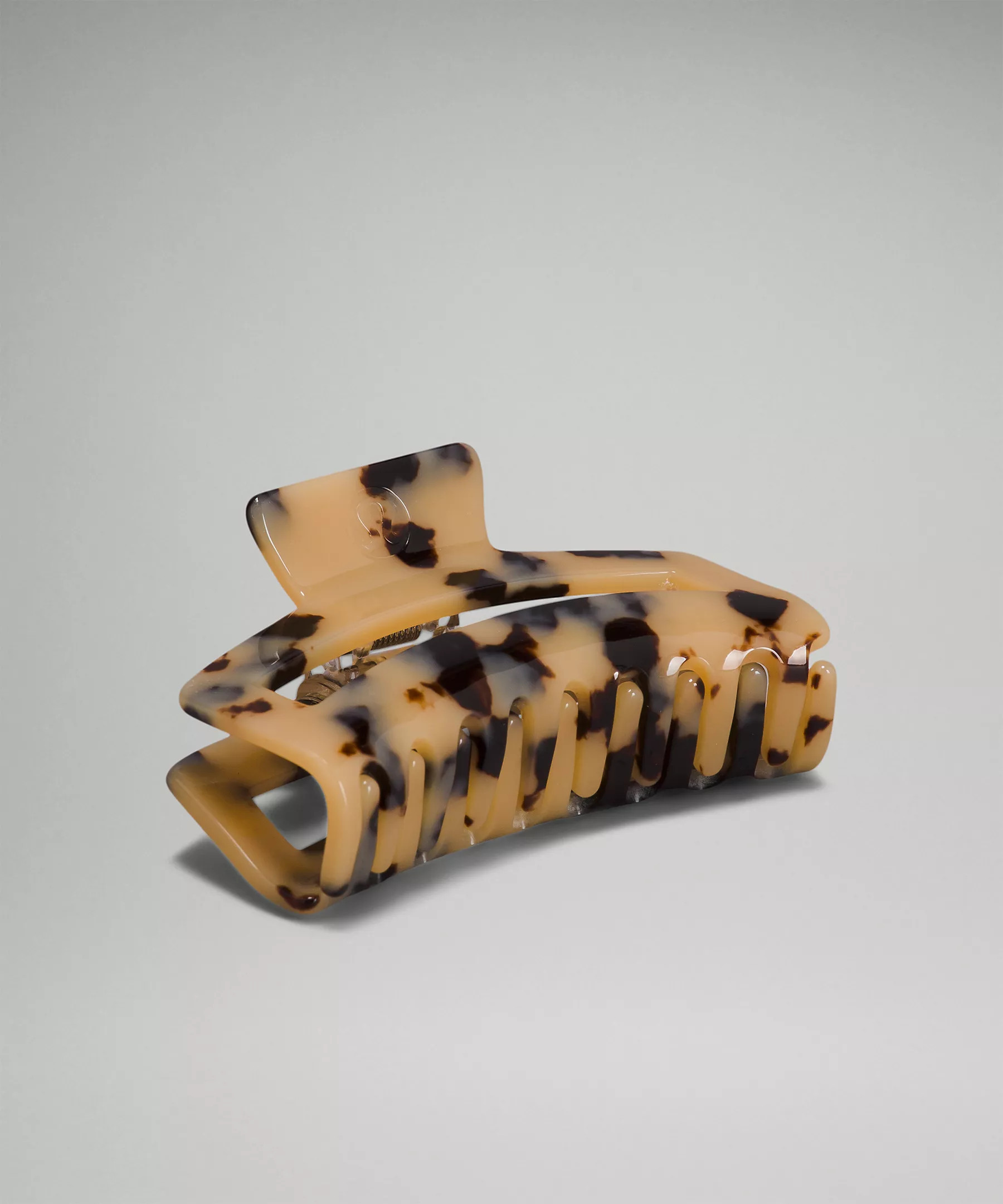 Large Claw Hair Clip | Women's Accessories | lululemon | Lululemon (US)