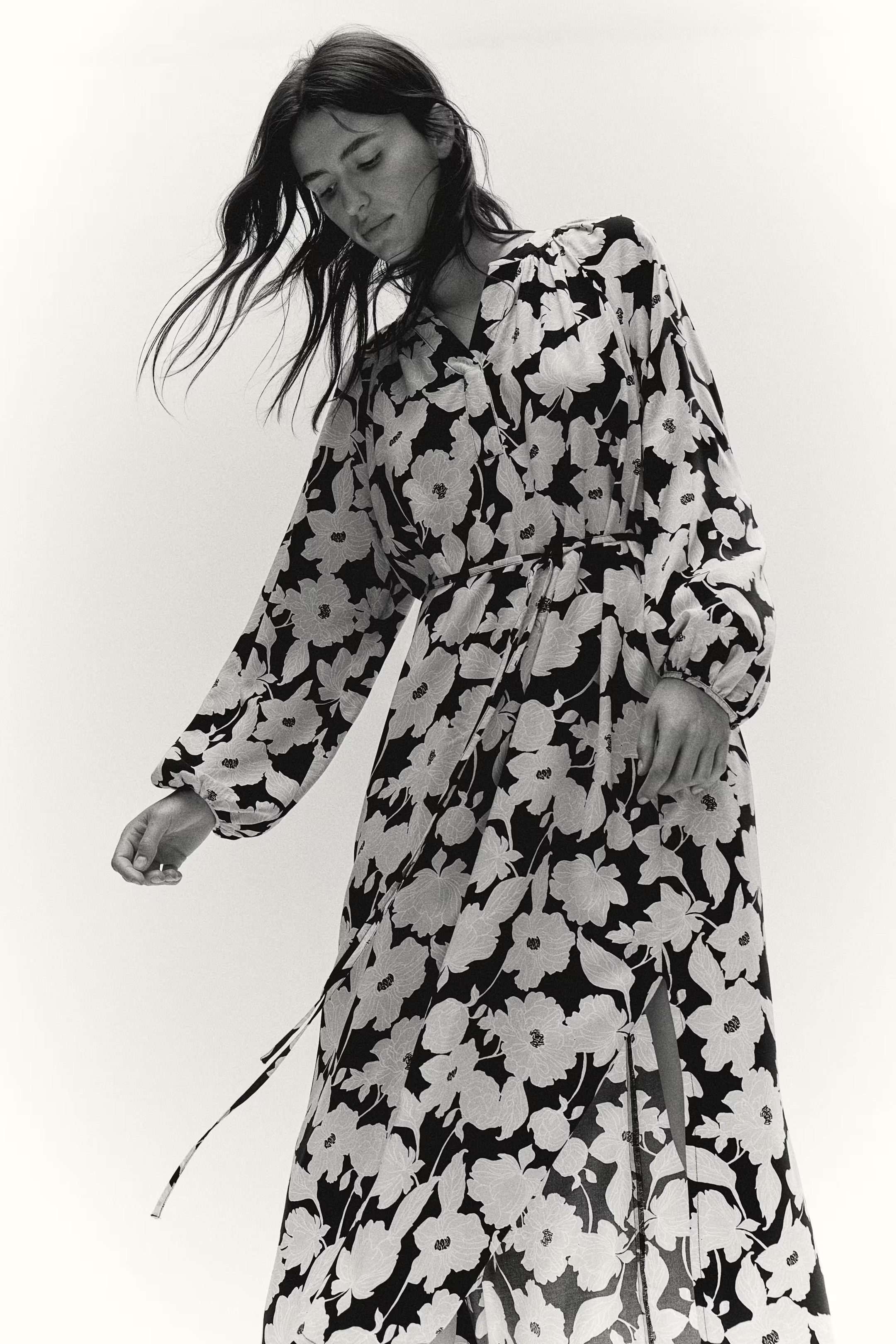 Balloon-sleeved Dress - V-neck - Long sleeve - Black/beige floral - Ladies | H&M US | H&M (US + CA)