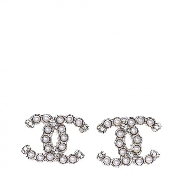CHANEL

Pearl Crystal CC Earrings Silver


35 | Fashionphile
