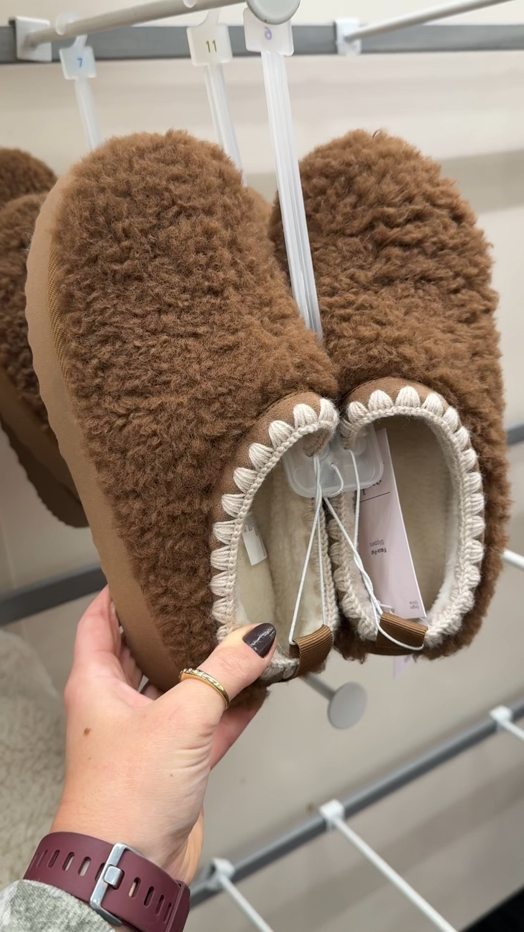 20% off slippers 

#LTKShoeCrush #LTKGiftGuide #LTKSaleAlert