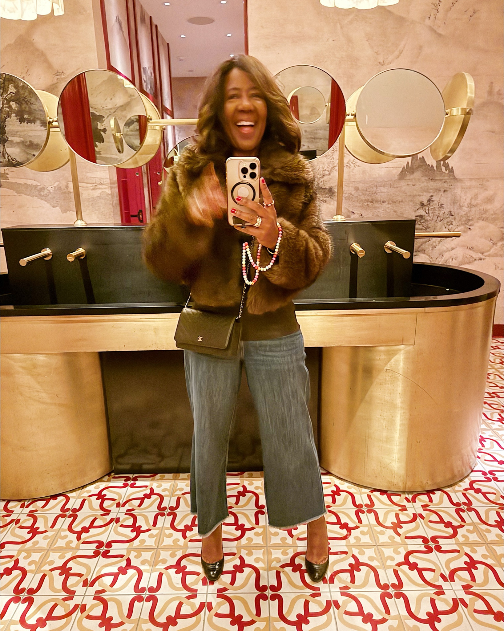 Fun Fall Saturday date night outfit.


#datenight
#datenite

#LTKPetite #LTKFindsUnder100 #LTKSeasonal