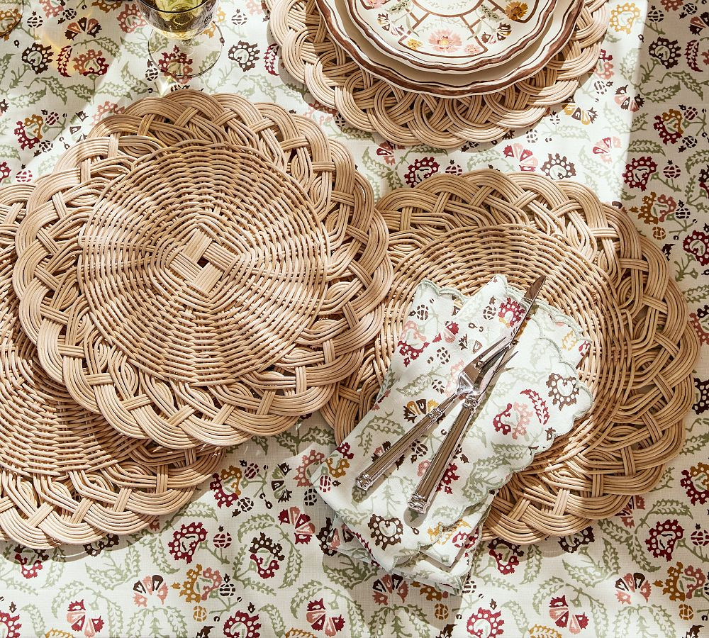 Julia Berolzheimer Daisy Woven Charger | Pottery Barn (US)