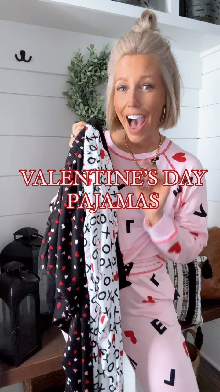 It’s no secret that Walmart has the best pjs around!!!!! I’m so excited for these new Valentine’s Day inspired pjs that are perfect year round too!!!
⬇️⬇️⬇️
Wearing my true size small

#LTKWatchNow #LTKStyleTip #LTKSeasonal