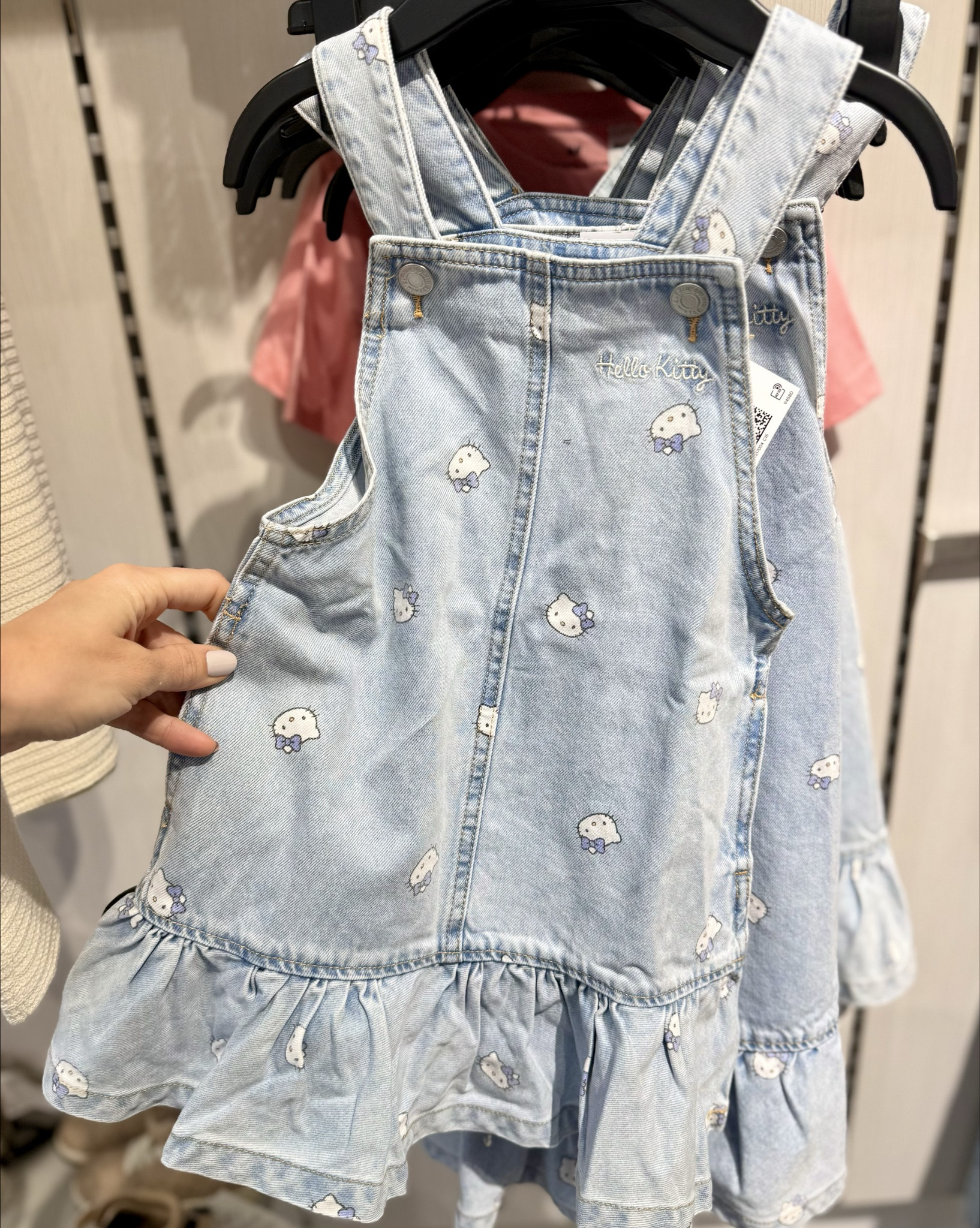 Little girls’ summer Hello Kitty finds 😍🍉🍒🍓
-
#walmart #walmartfind #walmartmom #girlfashion #girlstyle #springclothing #kidsfashion #kidstyle #girlmom #toddlergirlfashion #toddlergirlstyle #hellokitty #hellokittylover