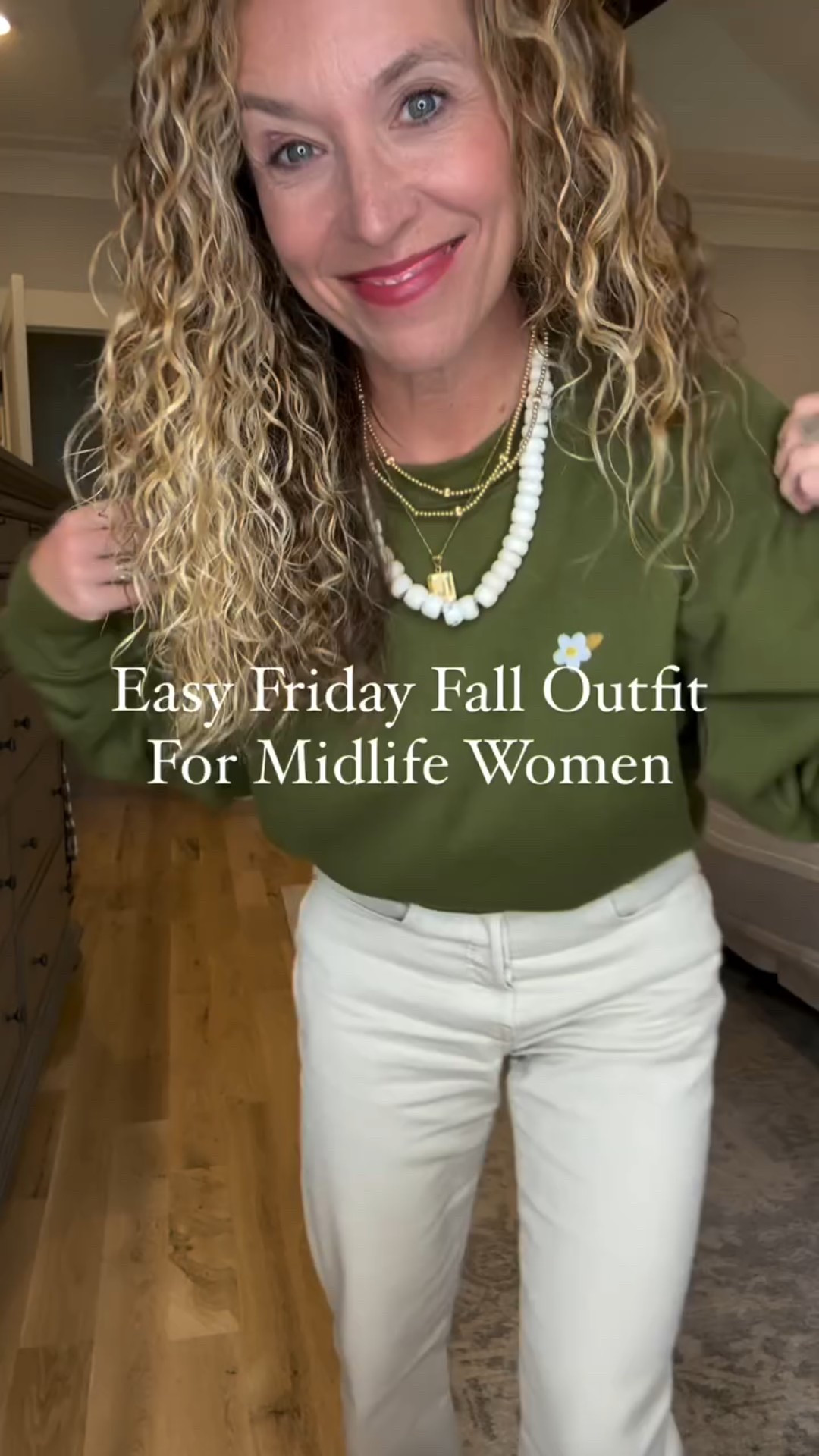Simple easy fall outfit for midlife women!!

This super cute embroidered sweatshirt paired with petite friendly ecru denim and suede flats makes the perfect fall outfit for working from home, running errands or whatever you have planned!

Comment shop for links!!

Im Leslie, 5'1" mom, empty-nester, wife and business owner who loves a mix of high and low, trendy and classic fashion!  If you do too, let's be friends!! Be sure to follow so you get links sent directly to your inbox!!

What are y'all up to on this fall Friday?  Let me know! 😊🍁

#midlifestyle #fashionover40 #styleover40 #styleover50 #fallootd #easyfalloutfit #oldnavy #levis #stevemadden