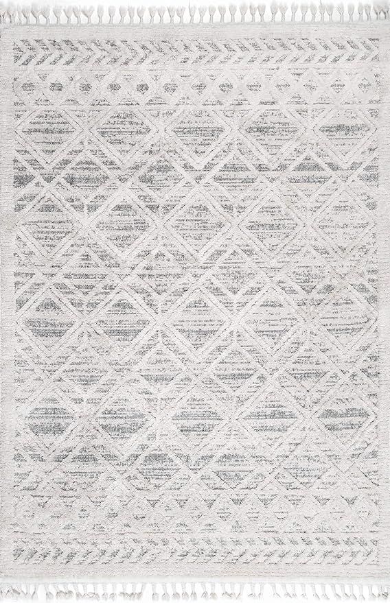 nuLOOM Ansley Soft Lattice Textured Tassel Area Rug, 5' 3" x 7' 7", Beige | Amazon (US)