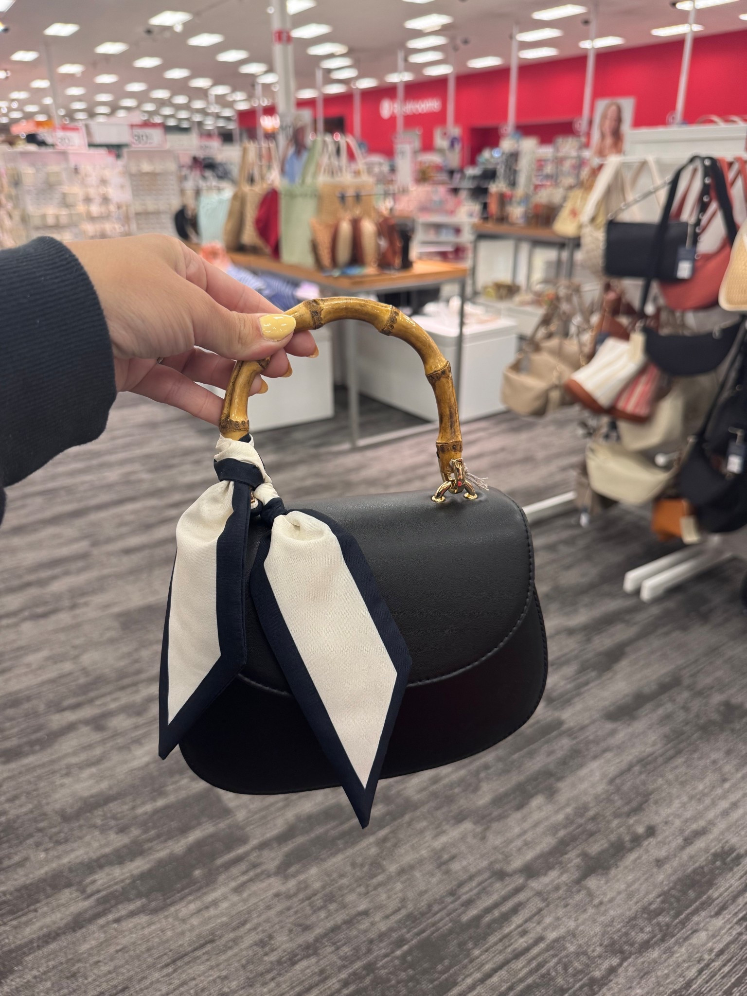 The cutest little purse and it’s on sale!! I love this in the blue print and natural 🥰😍😍

#LTKFindsUnder50 #LTKSaleAlert #LTKStyleTip