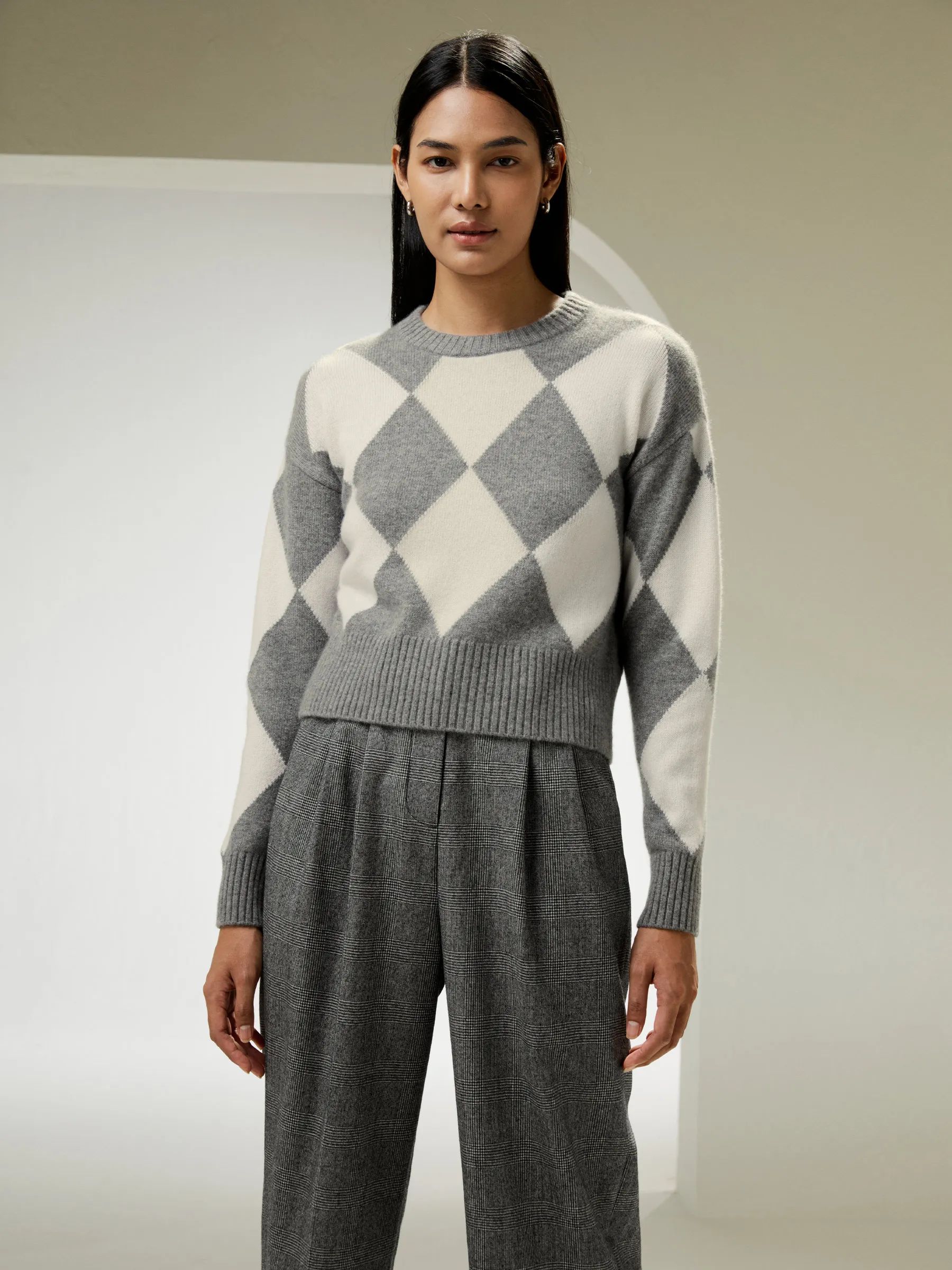 Round Neck Diamond Pattern Cashmere Sweater | LilySilk