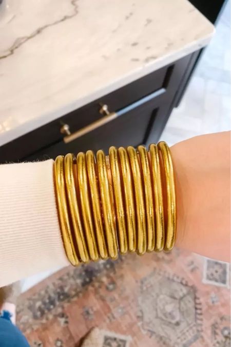 The best bangles! They’re light, durable, waterproof and SOUNDLESS! You don’t even have to take them off for TSA!

For more style finds head to Cristincooper.Com 

#LTKtravel #LTKstyletip