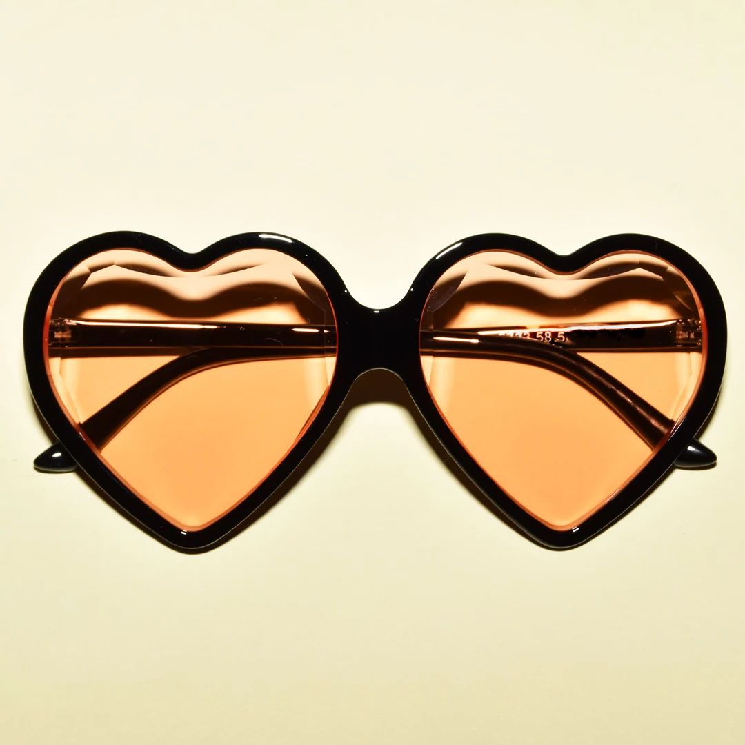 Retro Vintage Style HEARTBREAKER 1970s Beveled Heart Shaped Oversized Sunglasses - Etsy | Etsy (US)