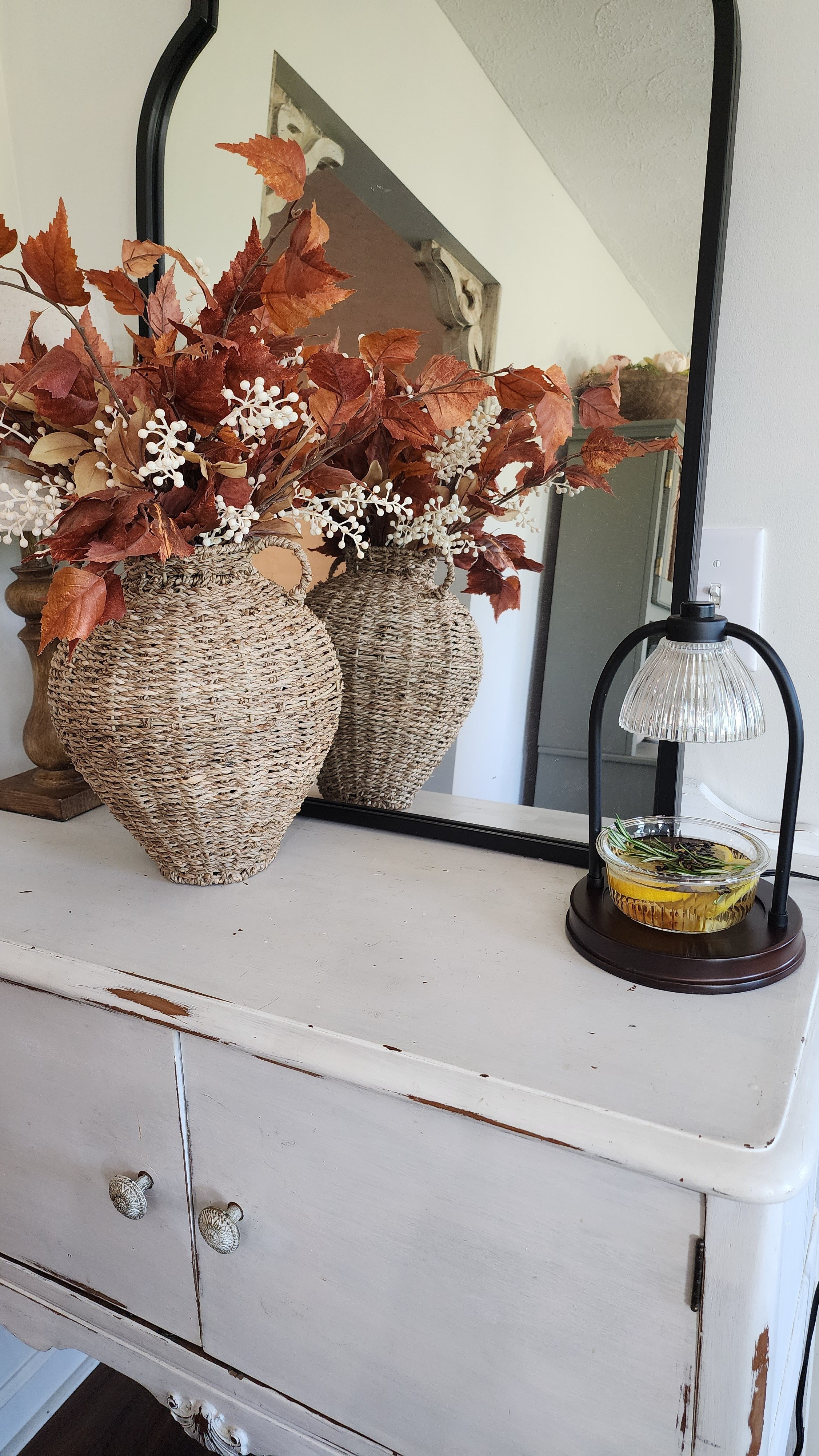 Cozy fall decor 

#LTKSeasonal #LTKStyleTip #LTKHome