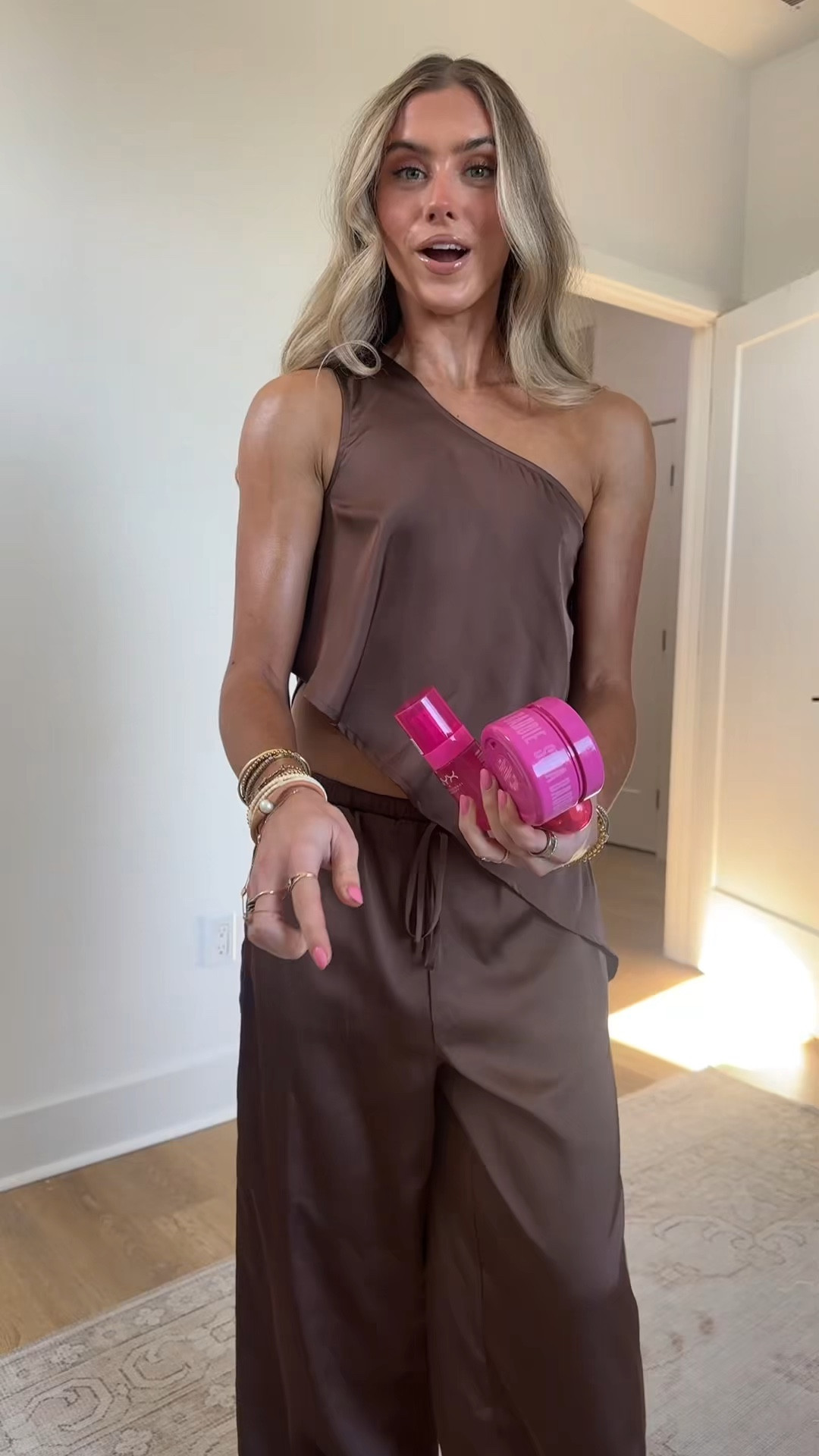 @nyxcosmetics has given us bodycare 🤩 this is the fat oil body collection with the high shine body butter, glossy skin body oil, and hair & body fragrance mist. 🤤 get the scent suga baddie !!! 

#nyxcosmetics #bodycare #nyxcosmeticsfatoil #affordablebodycare #unsexyproducts



#LTKBeauty #LTKselfcare #LTKgrwm