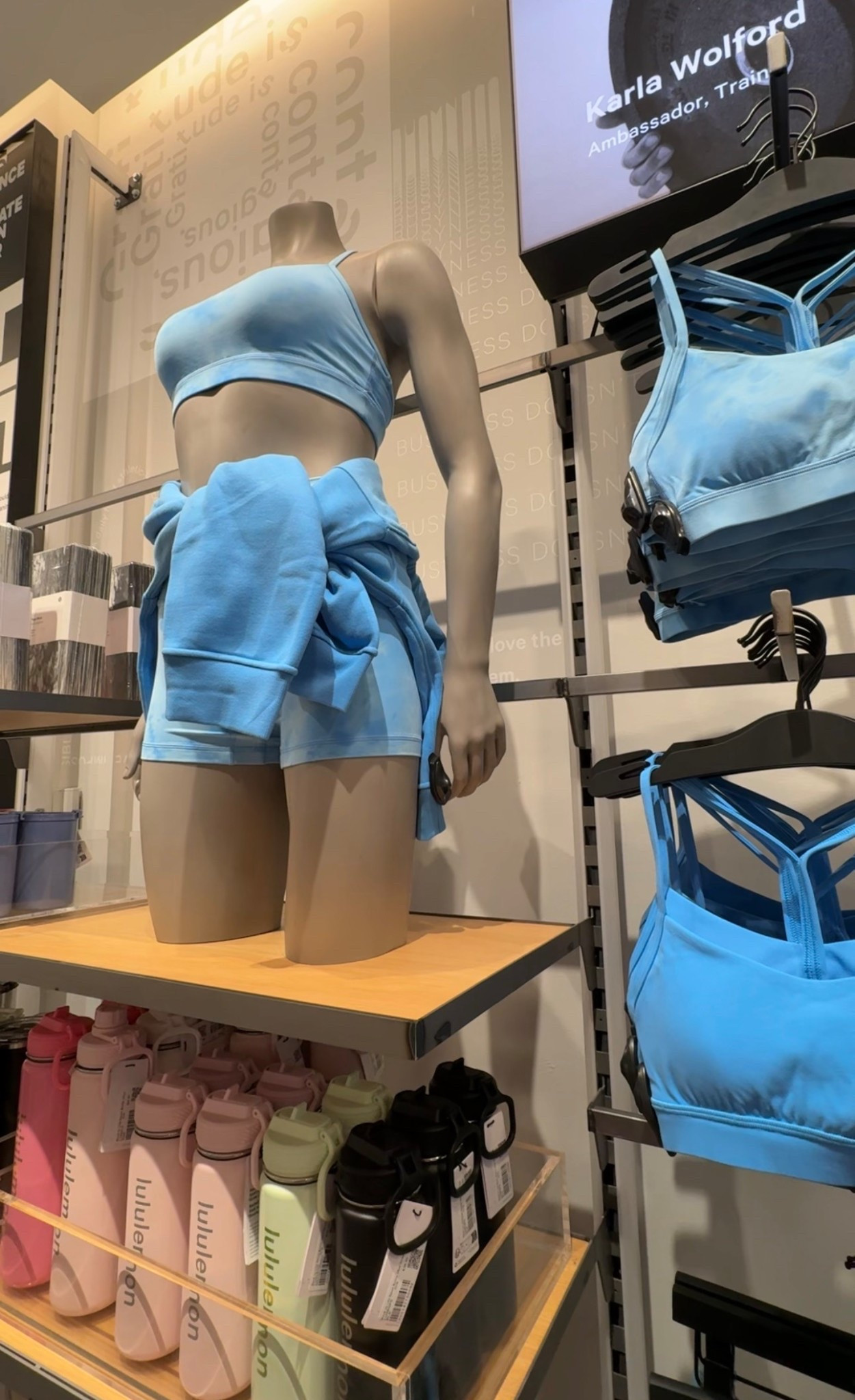 Ocean wave set


#LTKootd #LTKSeasonal #LTKActive