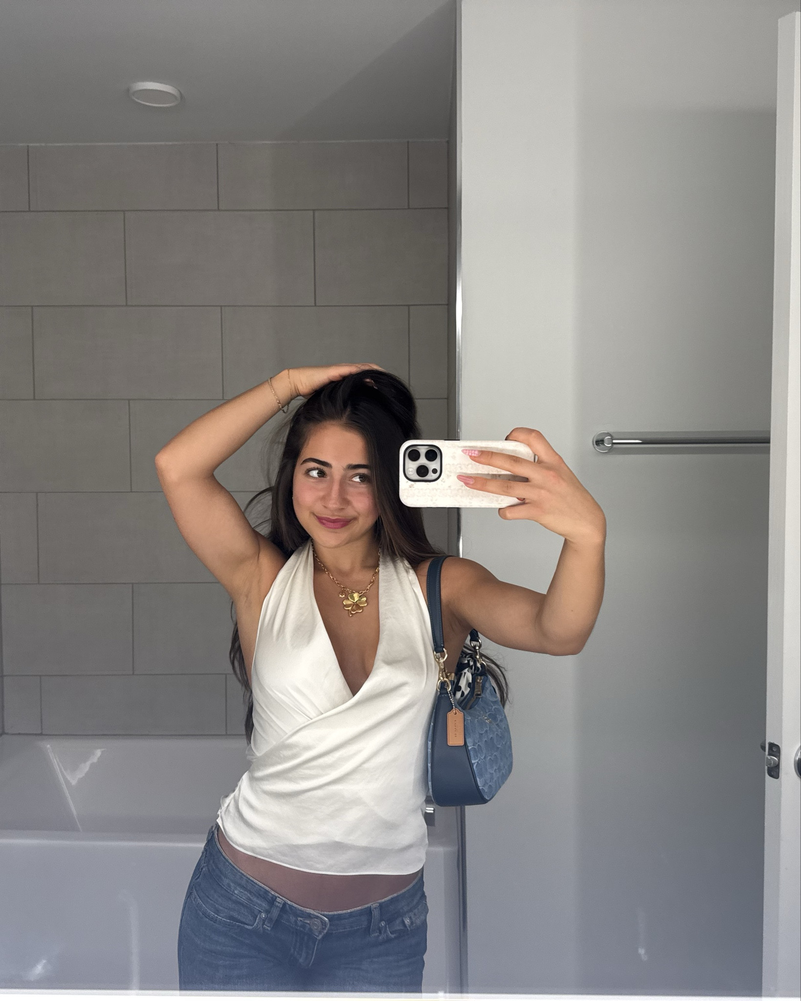 denim on denim is my favvvvv👖👖 this bag from @coach goes with every outfit 💋👛 #CoachOutlet #ad 