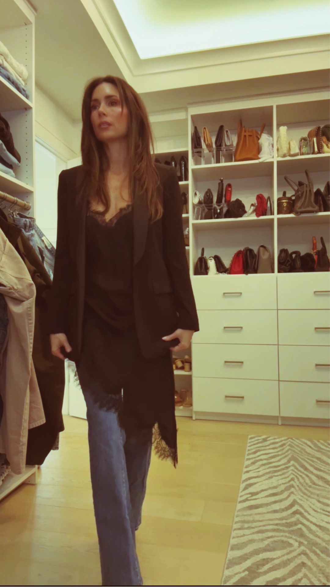 Asymmetrical lace and silk top styled two ways with jeans for an easy night out.
Which look would you wear… 1 or 2?
Comment SHOP for links and save this for your next night out ✨st:
#nightoutstyle
#jeansandheels
#laceoutfit
#datenightlook 

#LTKOver40